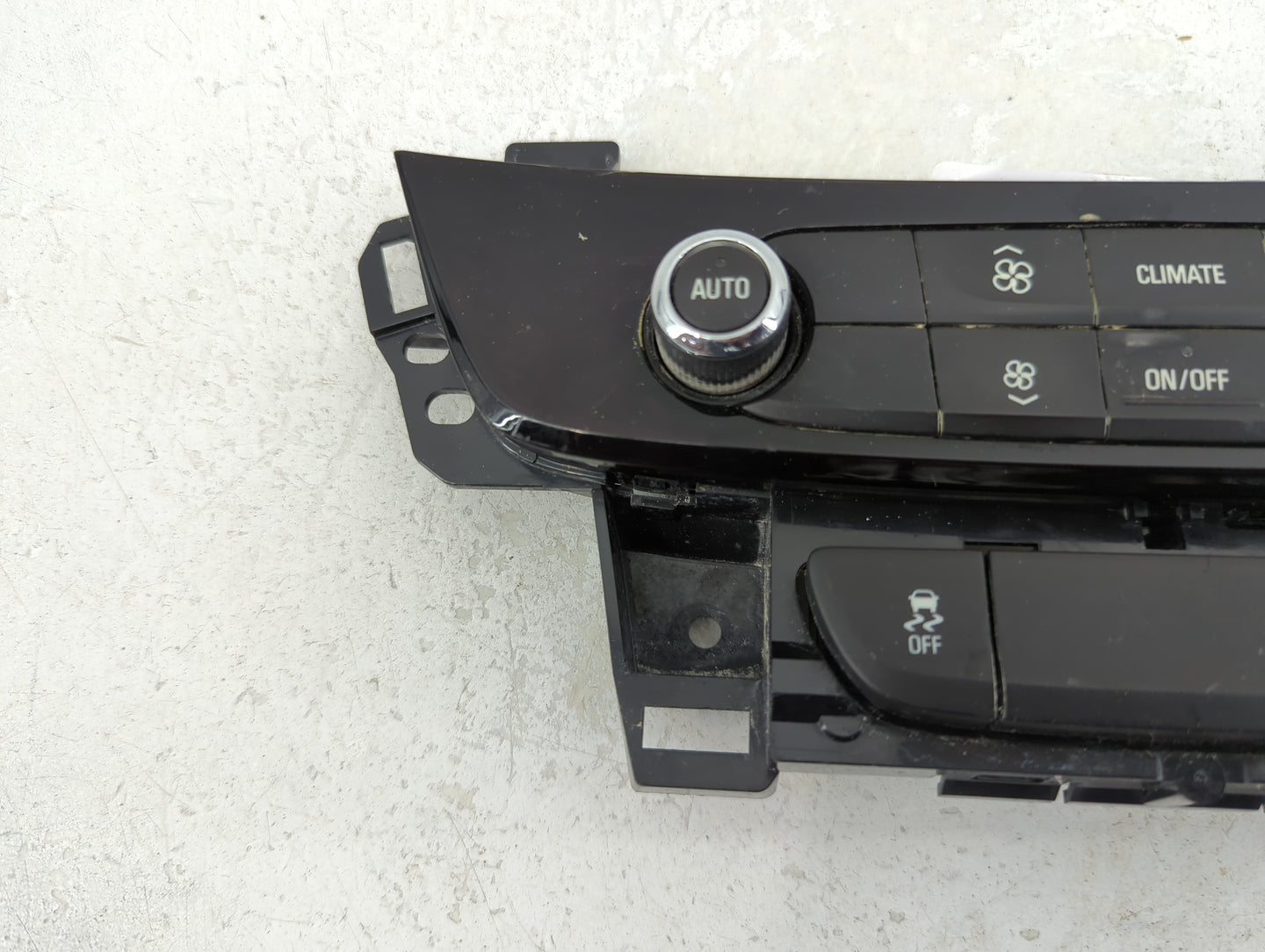 2017 Buick Lacrosse Climate Control Module Temperature AC/Heater Replacement P/N:84138219 Fits OEM Used Auto Parts - Oemused