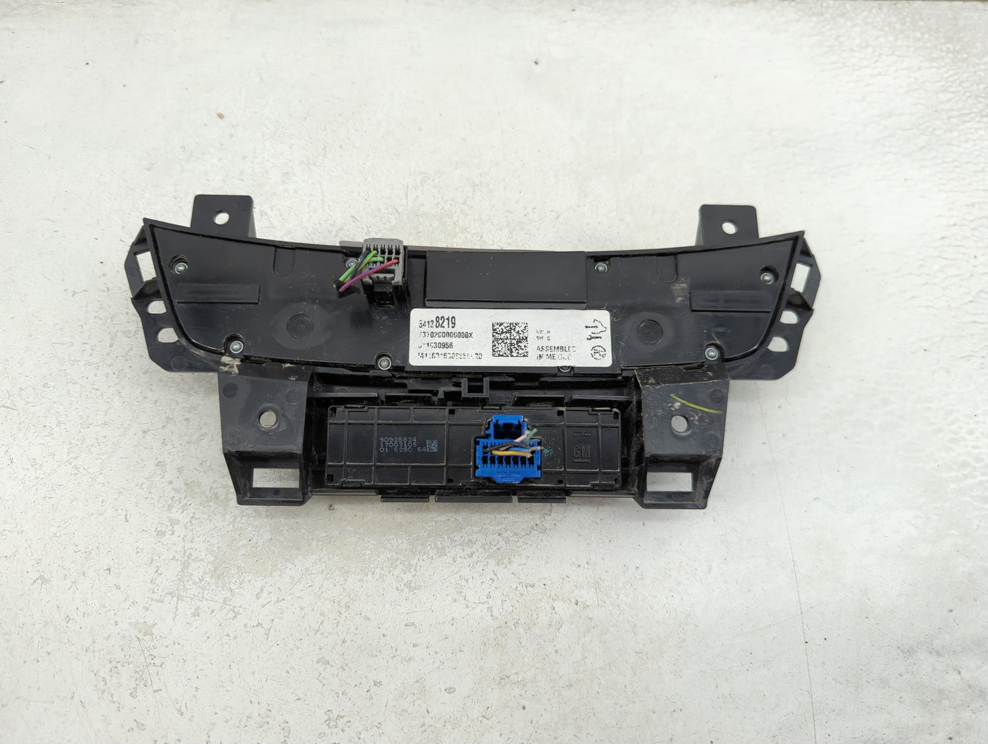 2017 Buick Lacrosse Climate Control Module Temperature AC/Heater Replacement P/N:84138219 Fits OEM Used Auto Parts - Oemused