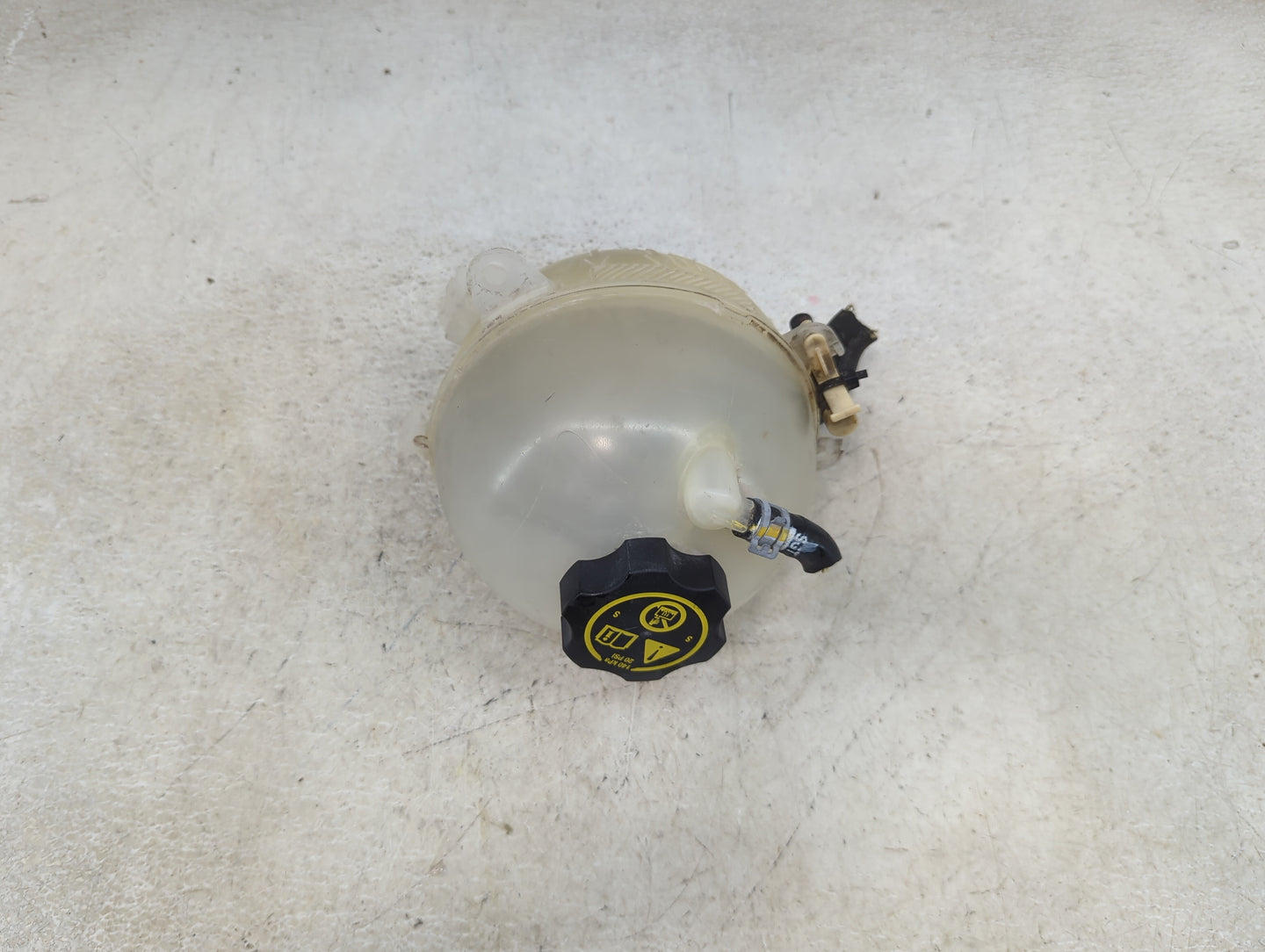 2017-2019 Buick Lacrosse Radiator Coolant Overflow Expansion Tank Bottle - Oemusedautoparts1.com