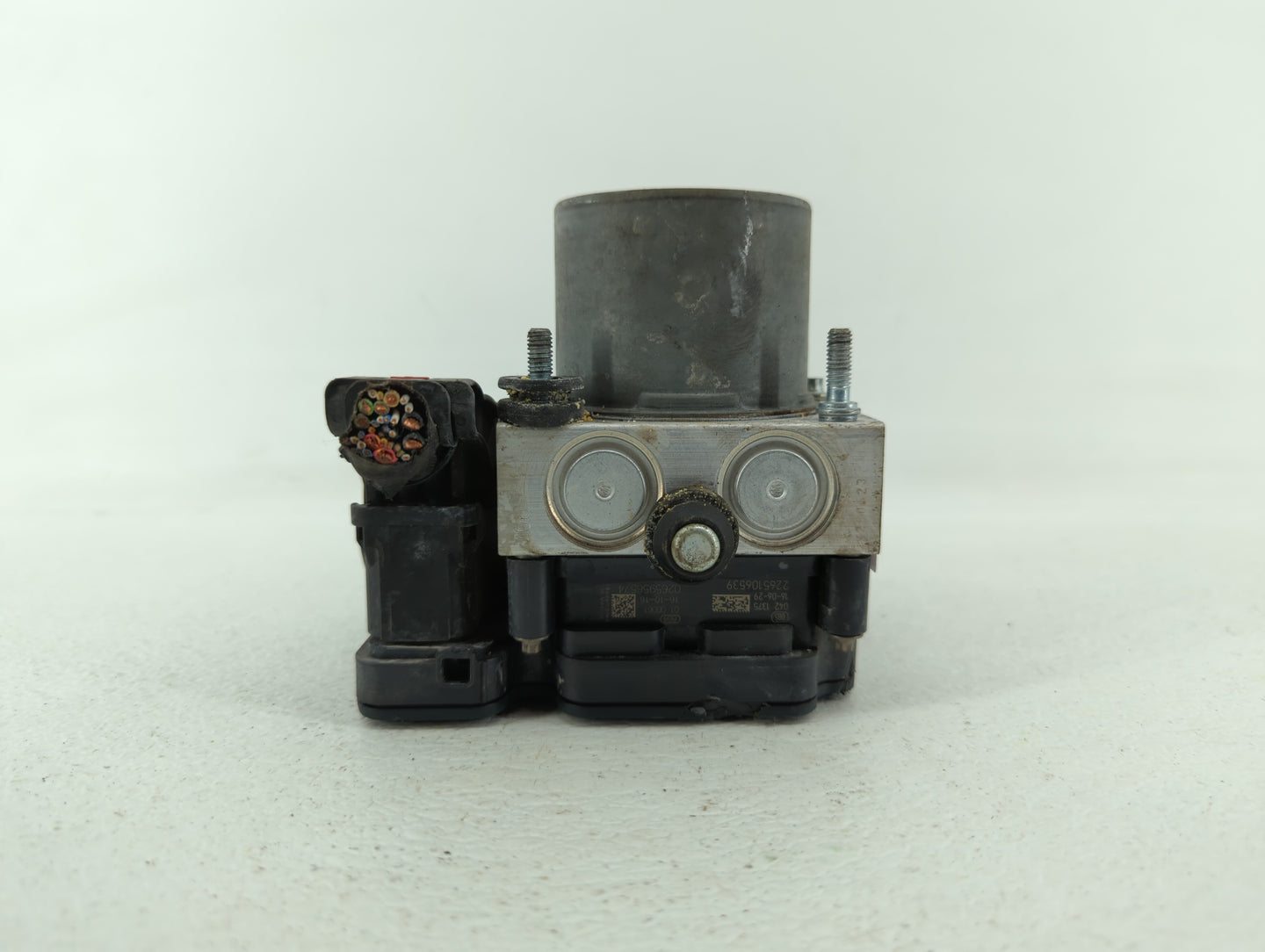 2017 Buick Lacrosse ABS Pump Control Module Replacement P/N:065055766 Fits OEM Used Auto Parts - Oemusedautoparts1.com