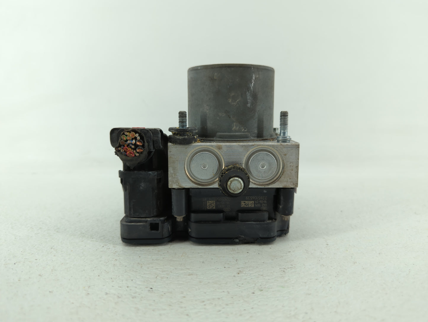 2017 Buick Lacrosse ABS Pump Control Module Replacement P/N:065055766 Fits OEM Used Auto Parts - Oemusedautoparts1.com