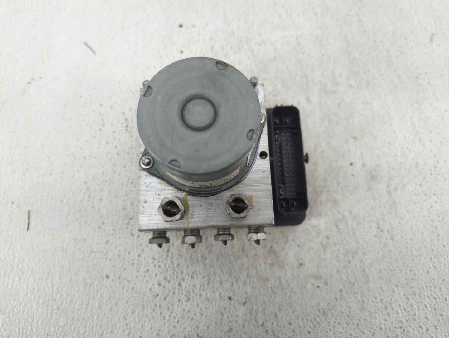 2017 Buick Lacrosse ABS Pump Control Module Replacement P/N:065055766 84120168 Fits OEM Used Auto Parts - Oemusedautoparts1.