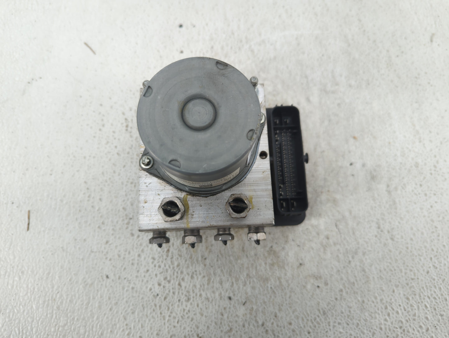 2017 Buick Lacrosse ABS Pump Control Module Replacement P/N:065055766 84120168 Fits OEM Used Auto Parts - Oemusedautoparts1.