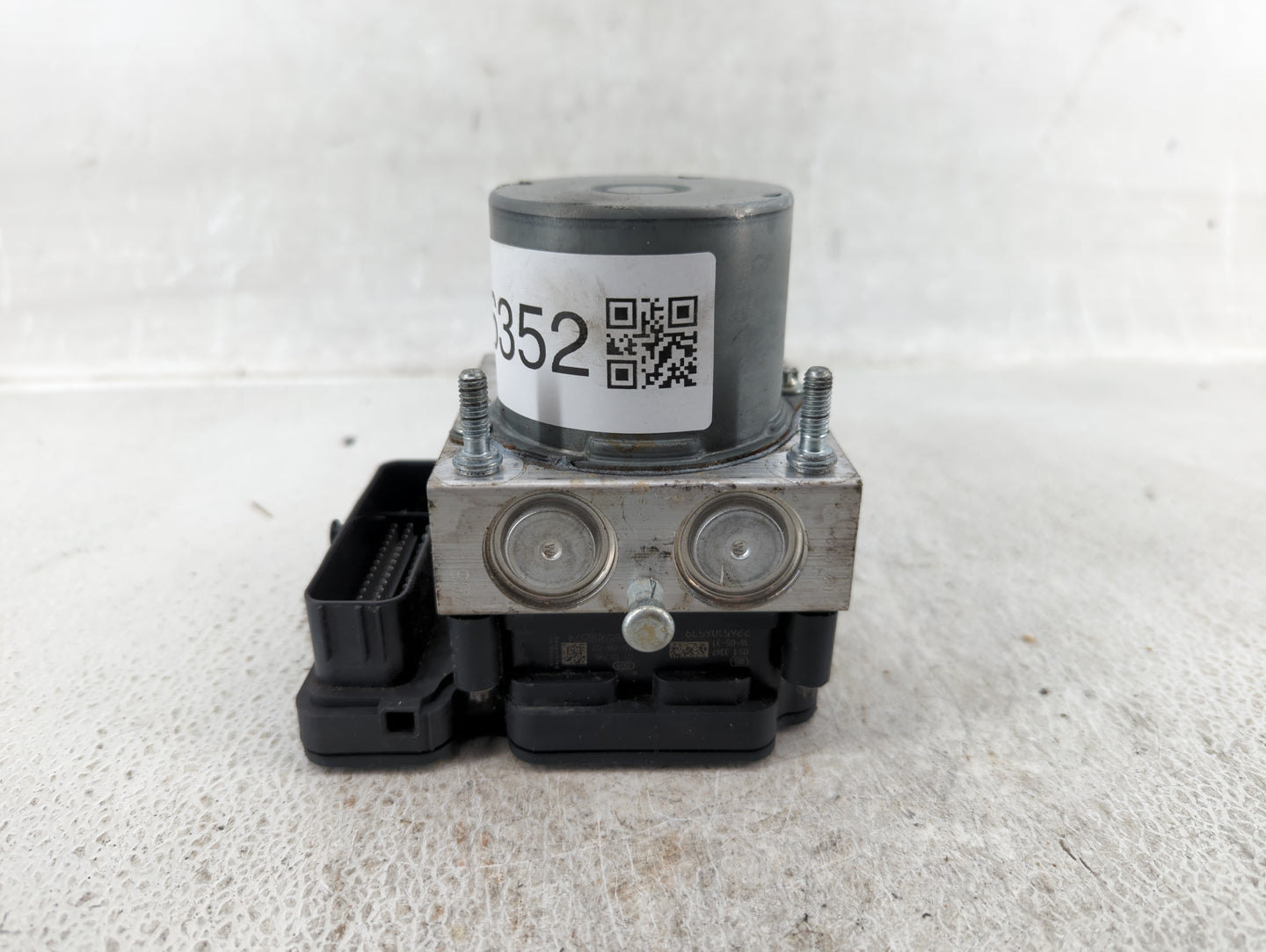 2017 Buick Lacrosse ABS Pump Control Module Replacement P/N:065055766 84120168 Fits OEM Used Auto Parts - Oemusedautoparts1.