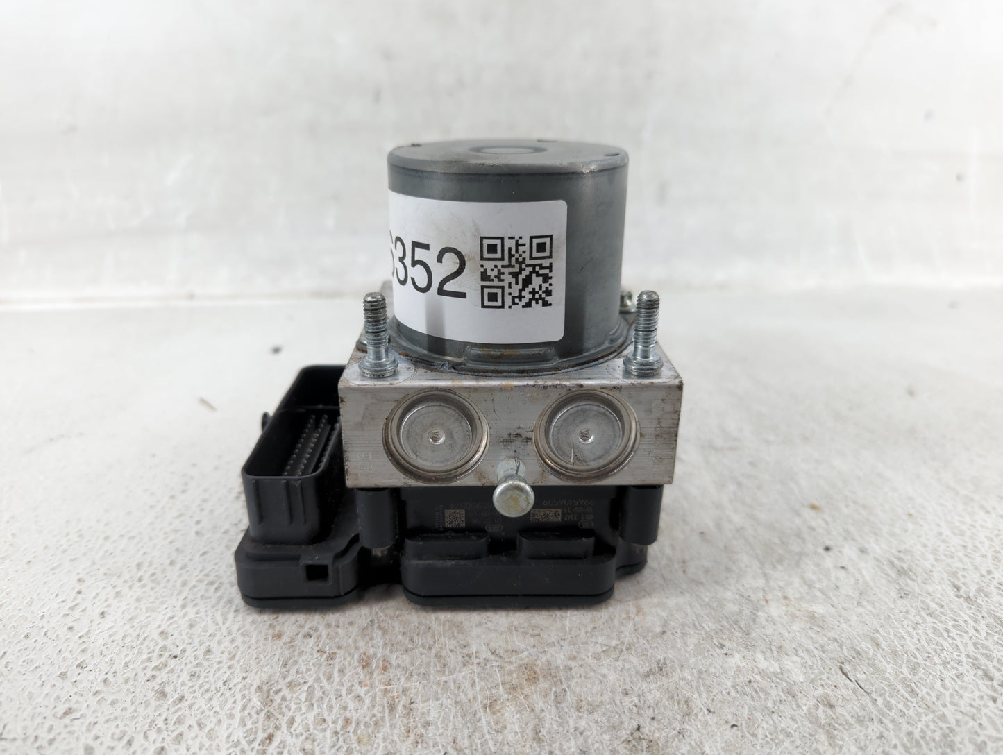 2017 Buick Lacrosse ABS Pump Control Module Replacement P/N:065055766 84120168 Fits OEM Used Auto Parts - Oemusedautoparts1.