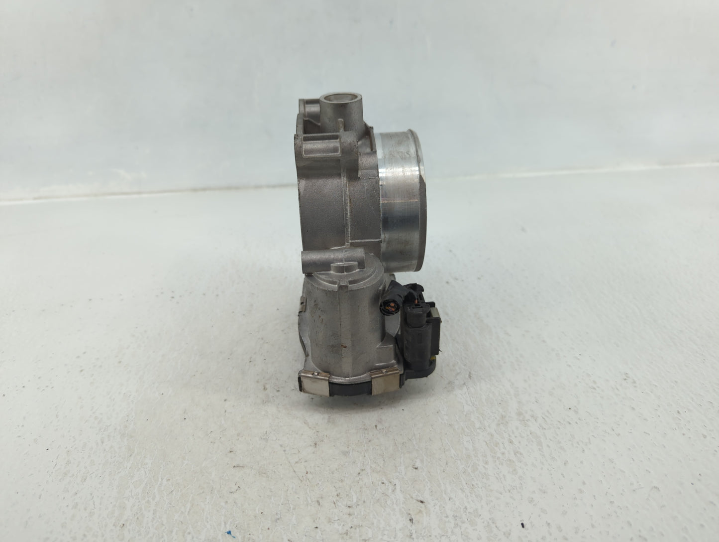 2017-2019 Buick Lacrosse Throttle Body P/N:12671015 Fits Fits 2017 2018 2019 OEM Used Auto Parts - Oemusedautoparts1.com