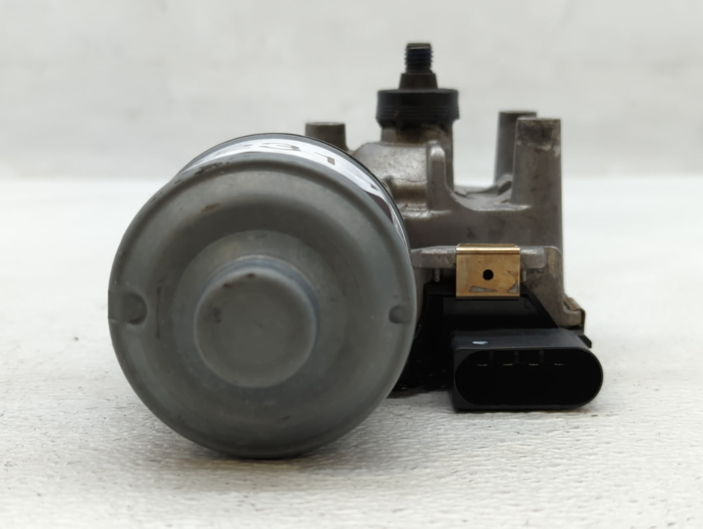 2017-2019 Buick Lacrosse Front Windshield Wiper Motor P/N:1 397 220 956 Fits Fits 2017 2018 2019 OEM Used Auto Parts - Oemus