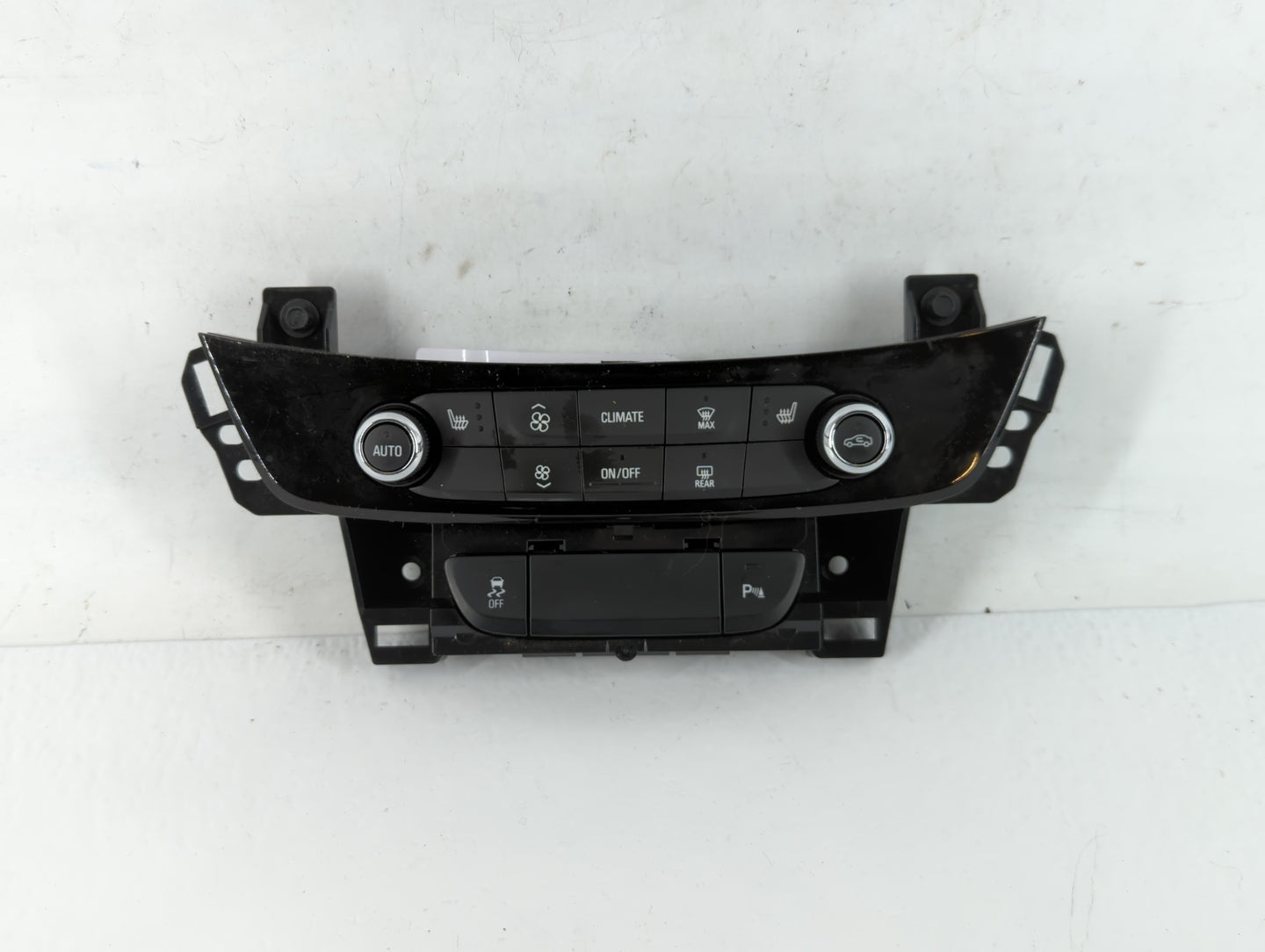 2017 Buick Lacrosse Climate Control Module Temperature AC/Heater Replacement P/N:84138221 Fits OEM Used Auto Parts - Oemused