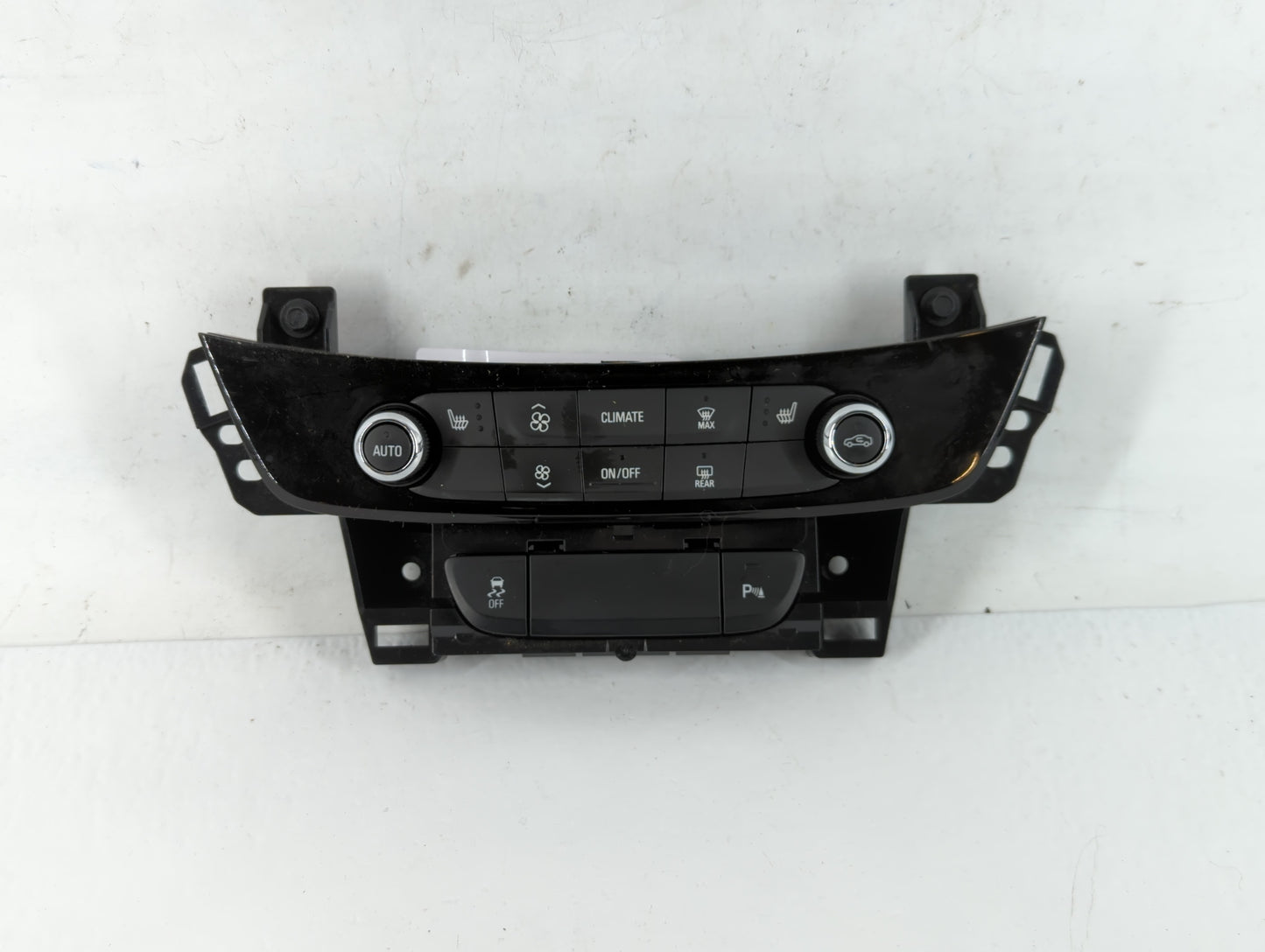 2017 Buick Lacrosse Climate Control Module Temperature AC/Heater Replacement P/N:84138221 Fits OEM Used Auto Parts - Oemused