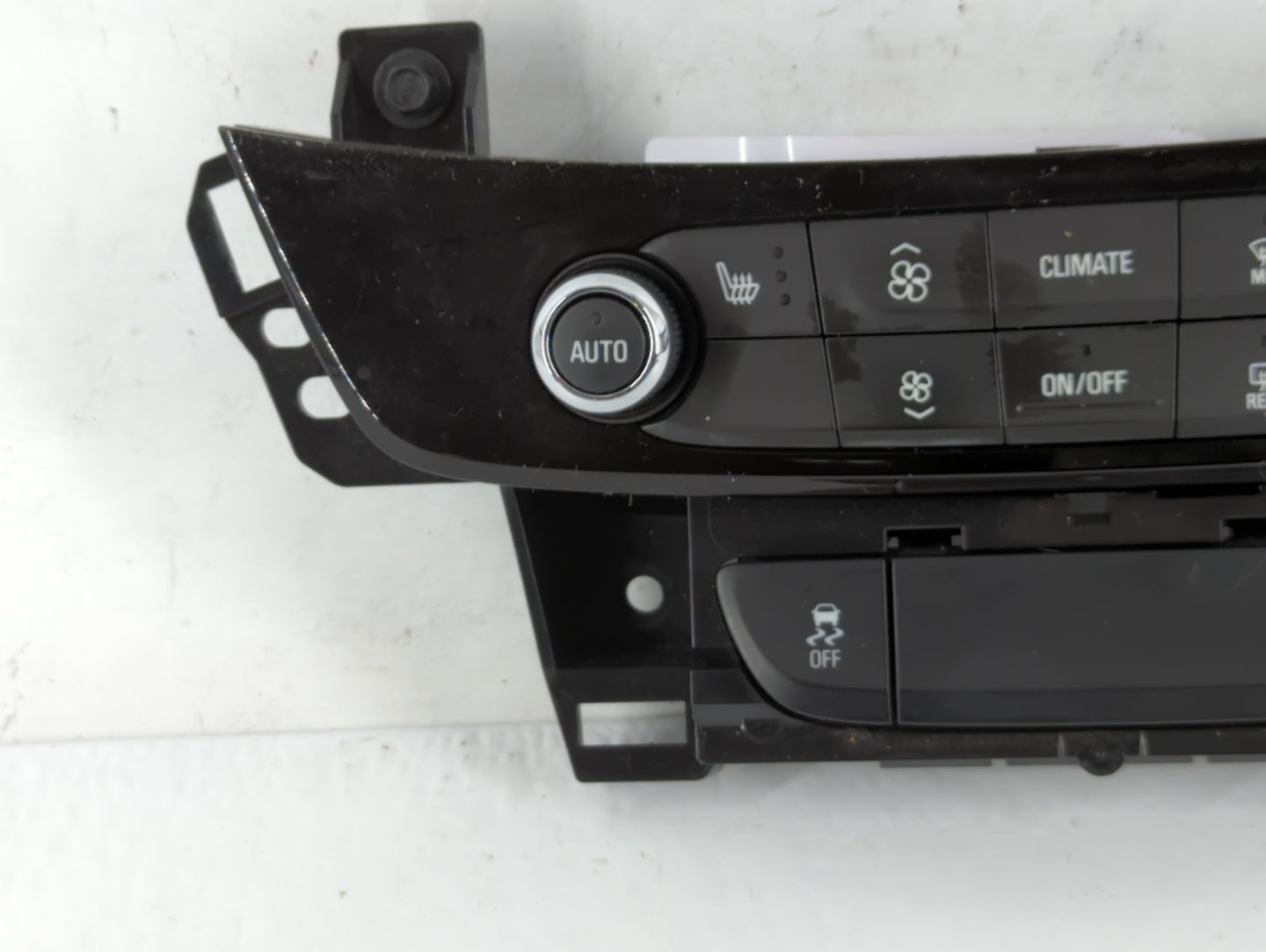 2017 Buick Lacrosse Climate Control Module Temperature AC/Heater Replacement P/N:84138221 Fits OEM Used Auto Parts - Oemused