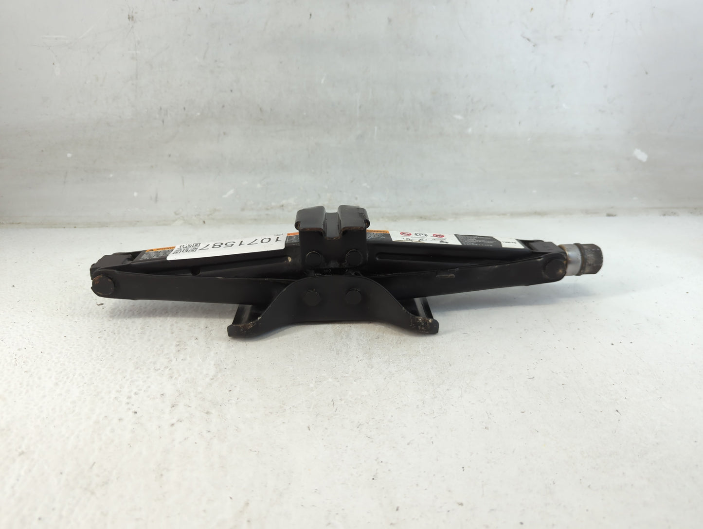 2017 Buick Regal Spare Scissor Car Jack - Oemusedautoparts1.com