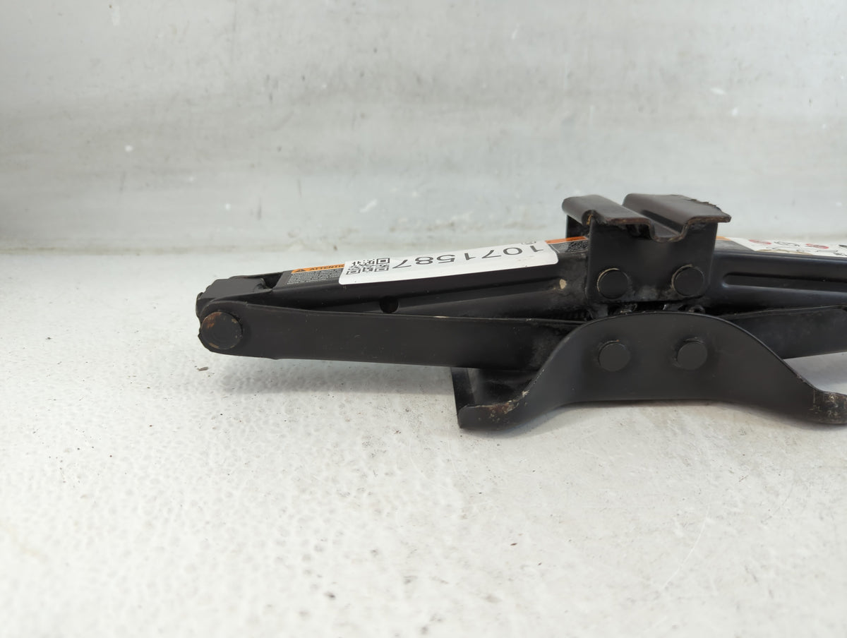 2017 Buick Regal Spare Scissor Car Jack 1071587 - Oemusedautoparts1.com