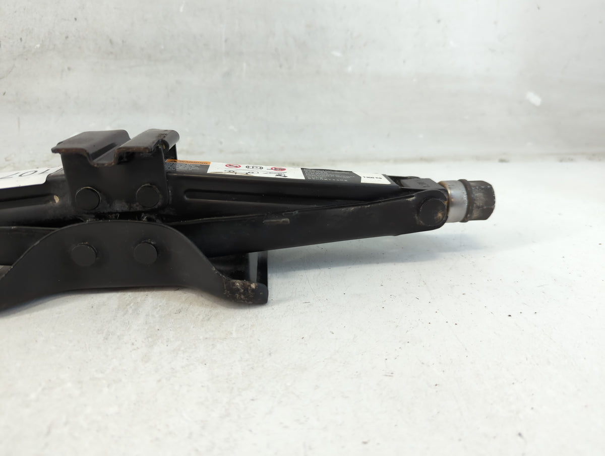 2017 Buick Regal Spare Scissor Car Jack 1071587 - Oemusedautoparts1.com
