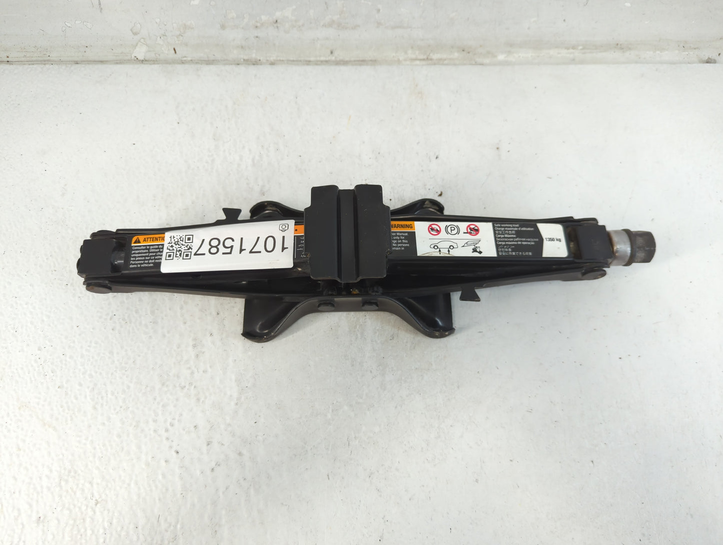 2017 Buick Regal Spare Scissor Car Jack - Oemusedautoparts1.com