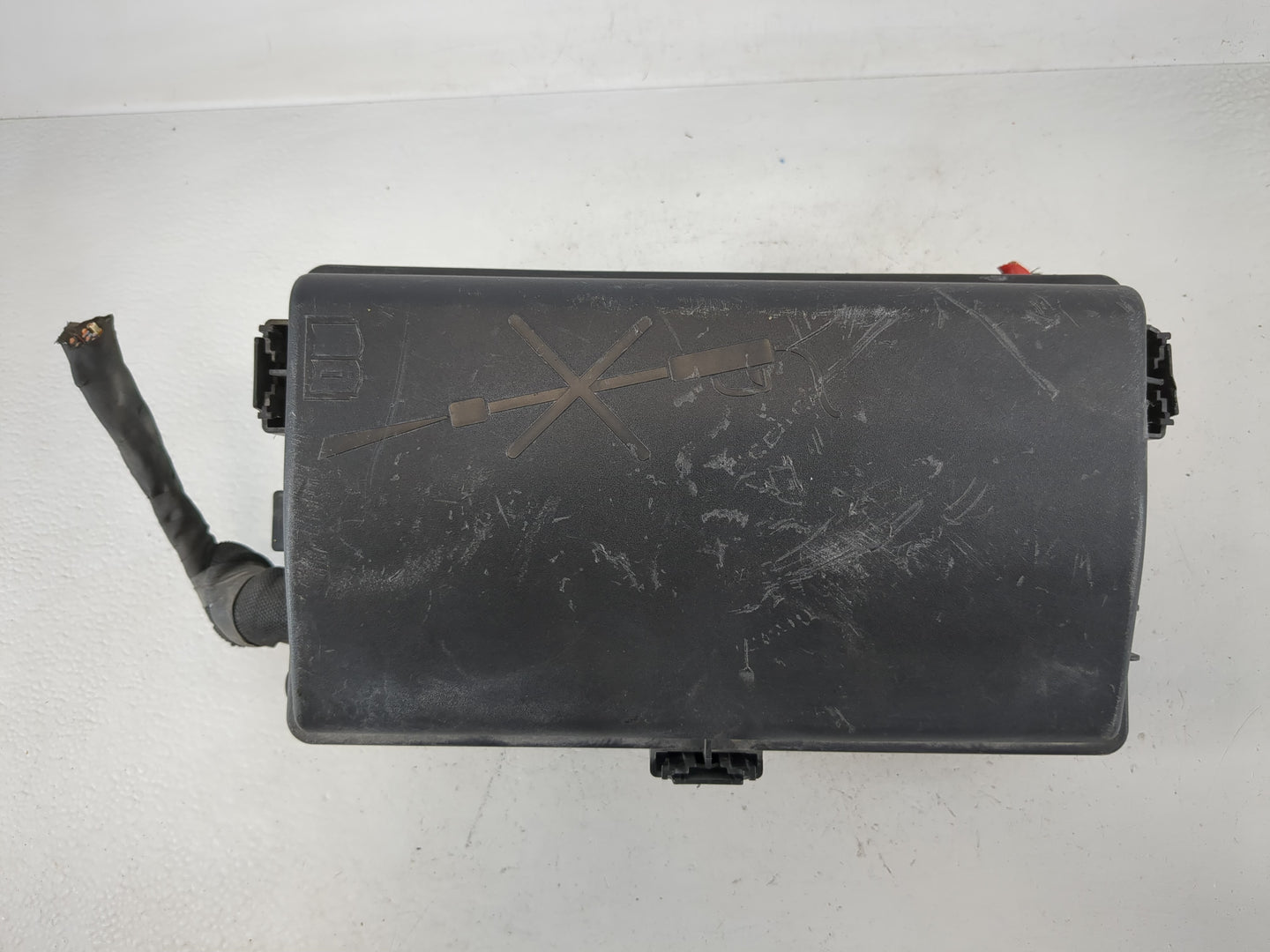 2014-2017 Buick Regal Fusebox Fuse Box Panel Relay Module P/N:23126639 Fits Fits 2014 2015 2016 2017 OEM Used Auto Parts - O