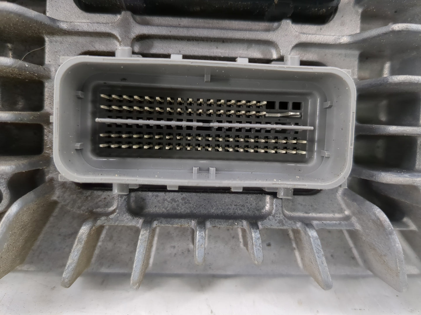 2017 Buick Regal PCM Engine Control Computer ECU ECM PCU OEM P/N:12666129 68086353 Fits Fits 2018 2019 2020 OEM Used Auto Pa