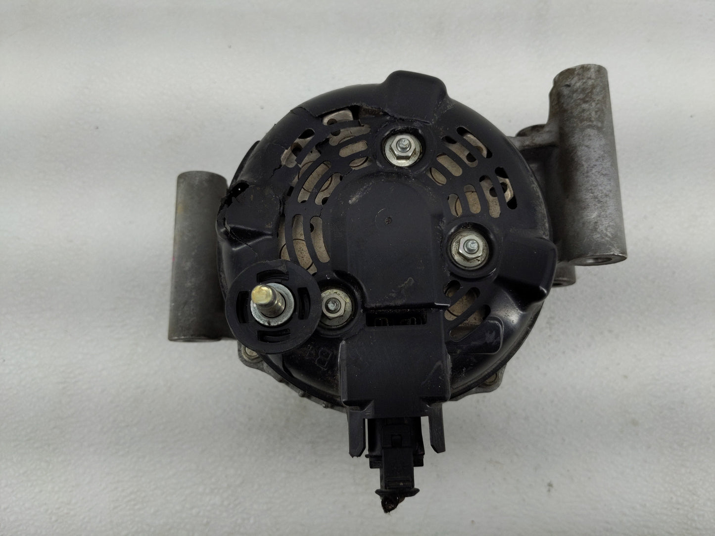 2014-2017 Buick Regal Alternator Replacement Generator Charging Assembly Engine OEM P/N:13592810 Fits OEM Used Auto Parts - 