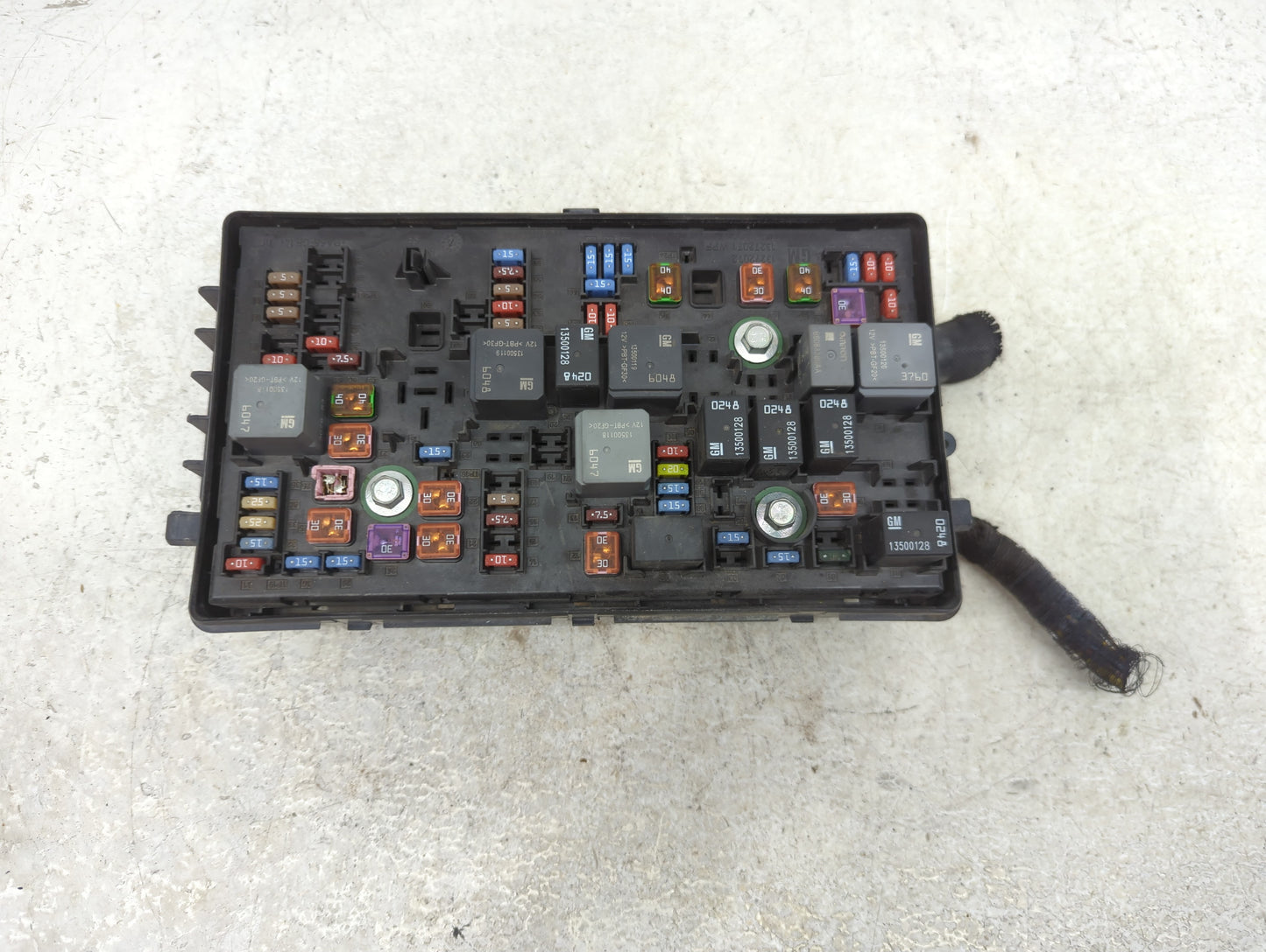 2014-2017 Buick Regal Fusebox Fuse Box Panel Relay Module P/N:812461952 23126639 Fits Fits 2014 2015 2016 2017 OEM Used Auto