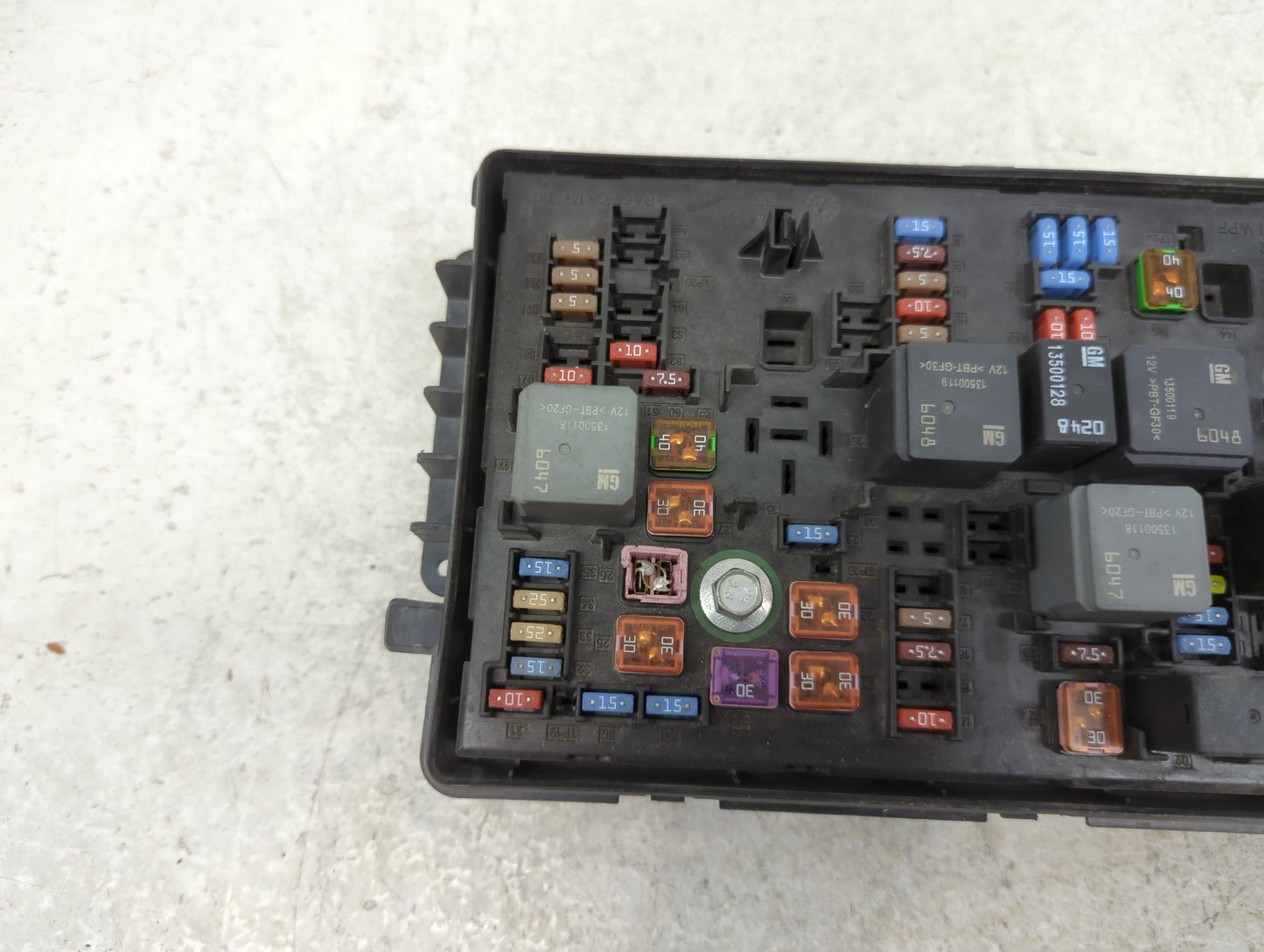2014-2017 Buick Regal Fusebox Fuse Box Panel Relay Module P/N:812461952 23126639 Fits Fits 2014 2015 2016 2017 OEM Used Auto