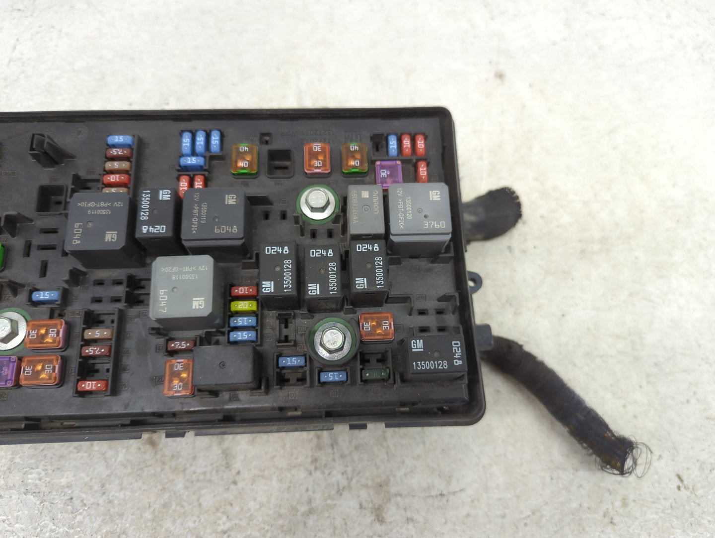 2014-2017 Buick Regal Fusebox Fuse Box Panel Relay Module P/N:812461952 23126639 Fits Fits 2014 2015 2016 2017 OEM Used Auto