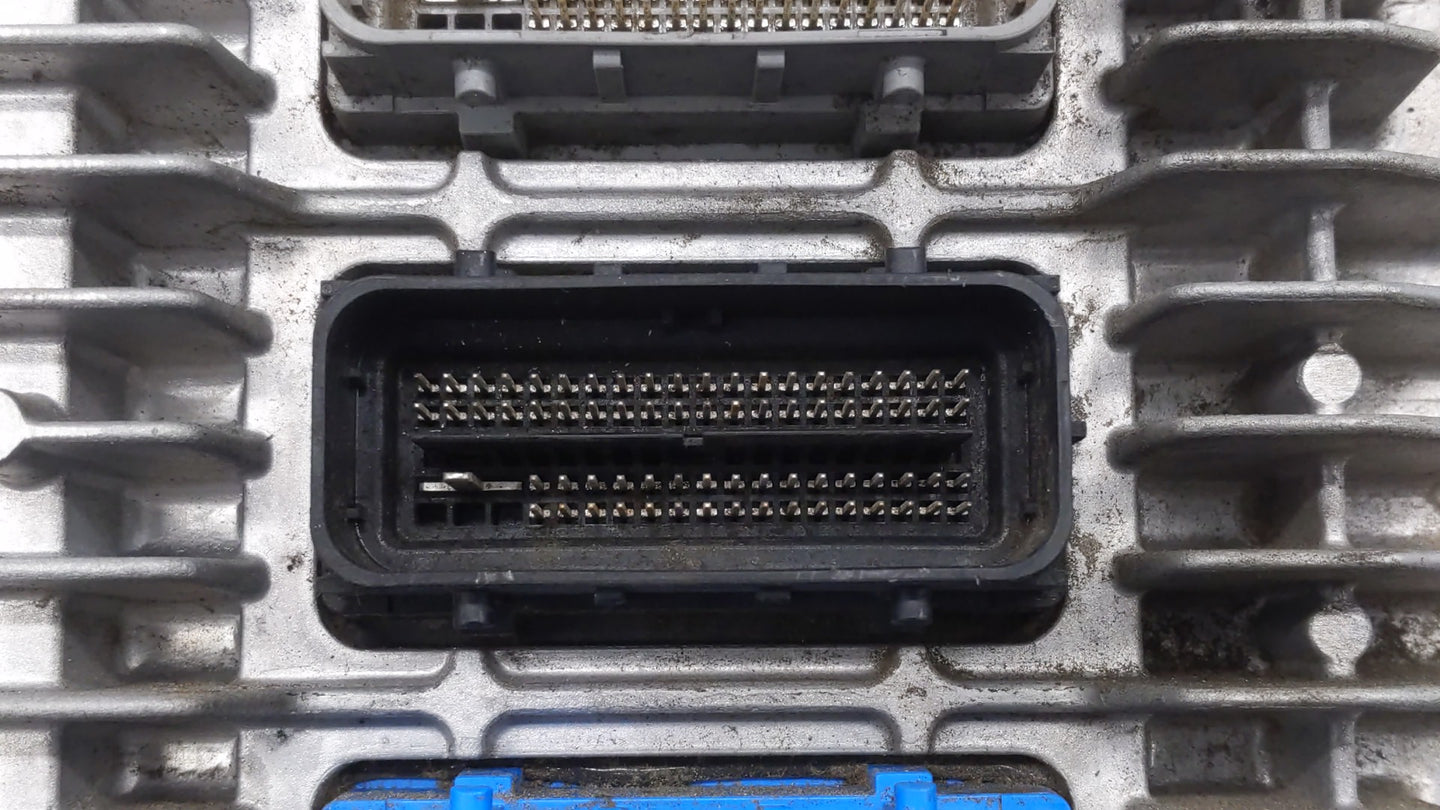 2017 Buick Regal PCM Engine Control Computer ECU ECM PCU OEM P/N:12666068 12667002, 12666070, 12667189 Fits Fits 2018 2019 O