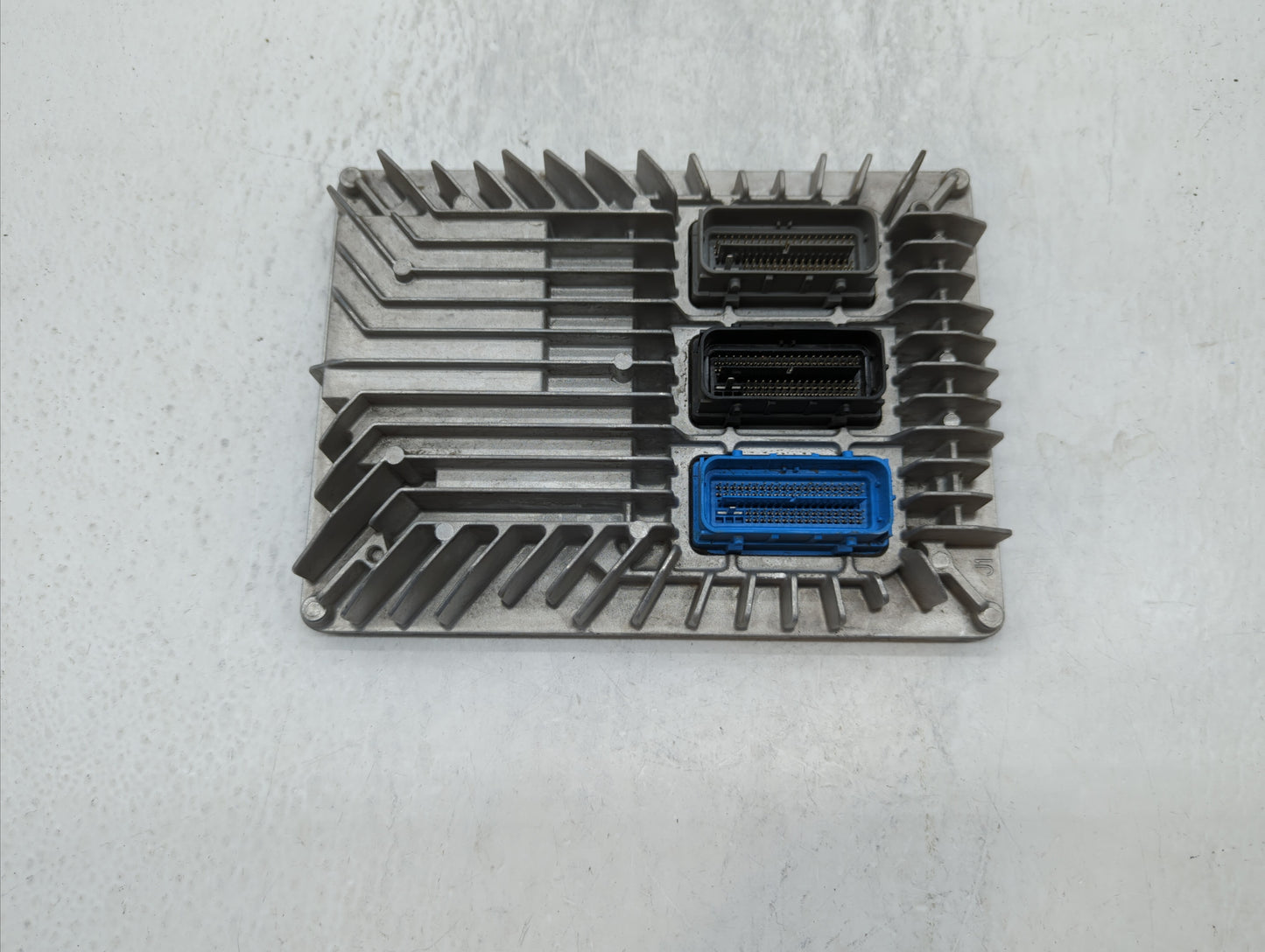 2017 Buick Regal PCM Engine Control Computer ECU ECM PCU OEM P/N:12666068 12667002, 12666070, 12667189 Fits Fits 2018 2019 O