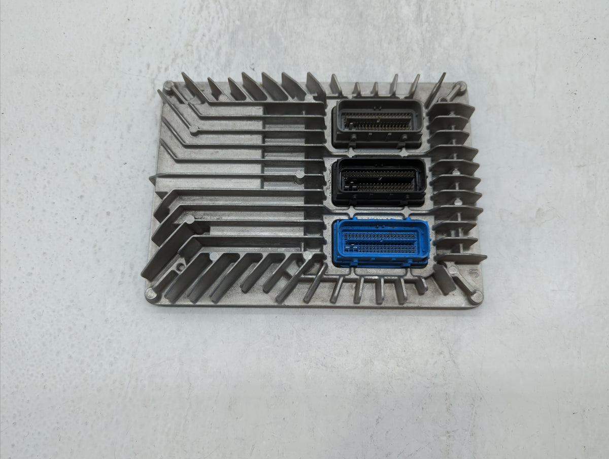 2017 Buick Regal PCM Engine Control Computer ECU ECM PCU OEM P/N:12666068 12667002, 12666070, 12667189 Fits 2018 2019 2020 O