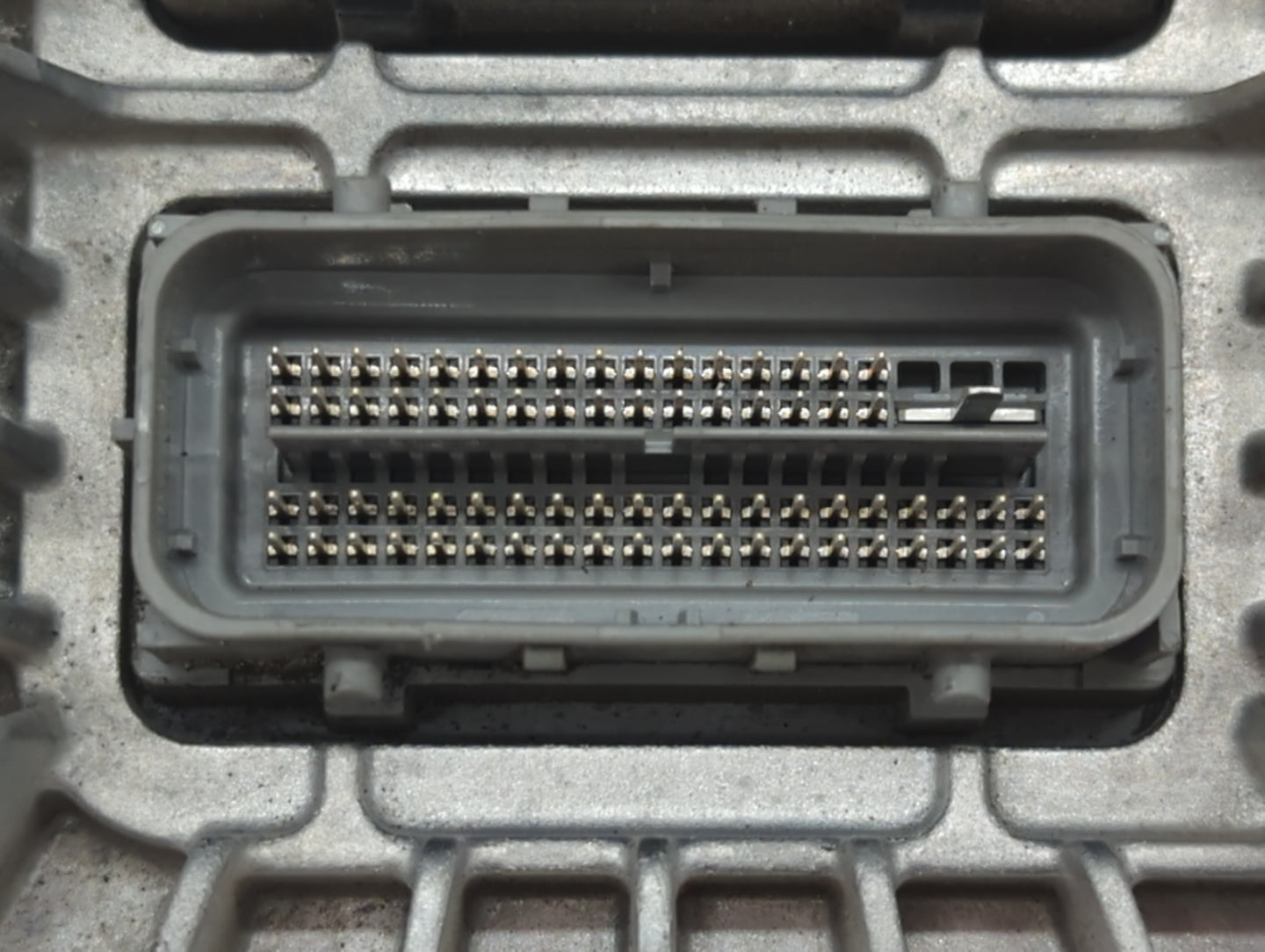 2017 Buick Regal PCM Engine Control Computer ECU ECM PCU OEM P/N:12667002 12685918, 12670801, 12666129 Fits Fits 2018 2019 2