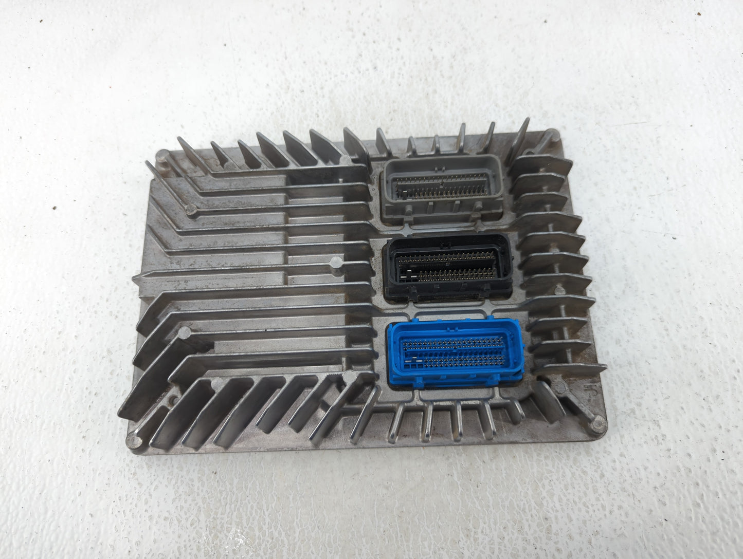 2017 Buick Regal PCM Engine Control Computer ECU ECM PCU OEM P/N:12666129 12667002 Fits Fits 2018 2019 2020 OEM Used Auto Pa