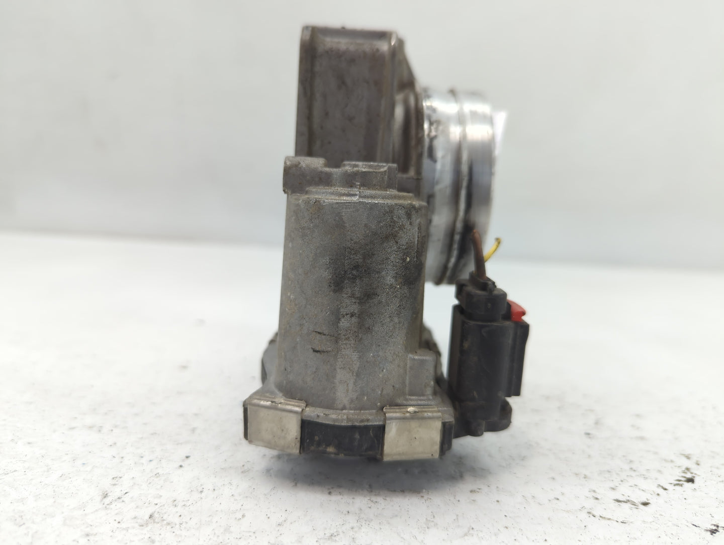 2014-2017 Buick Regal Throttle Body P/N:12670837AA Fits Fits 2013 2014 2015 2016 2017 2018 2019 2020 2021 OEM Used Auto Part
