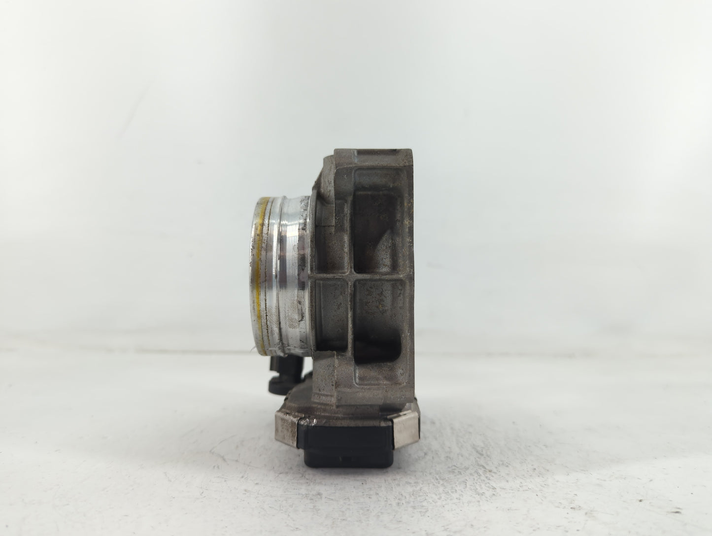 2014-2017 Buick Regal Throttle Body P/N:12670837AA Fits Fits 2013 2014 2015 2016 2017 2018 2019 2020 2021 OEM Used Auto Part