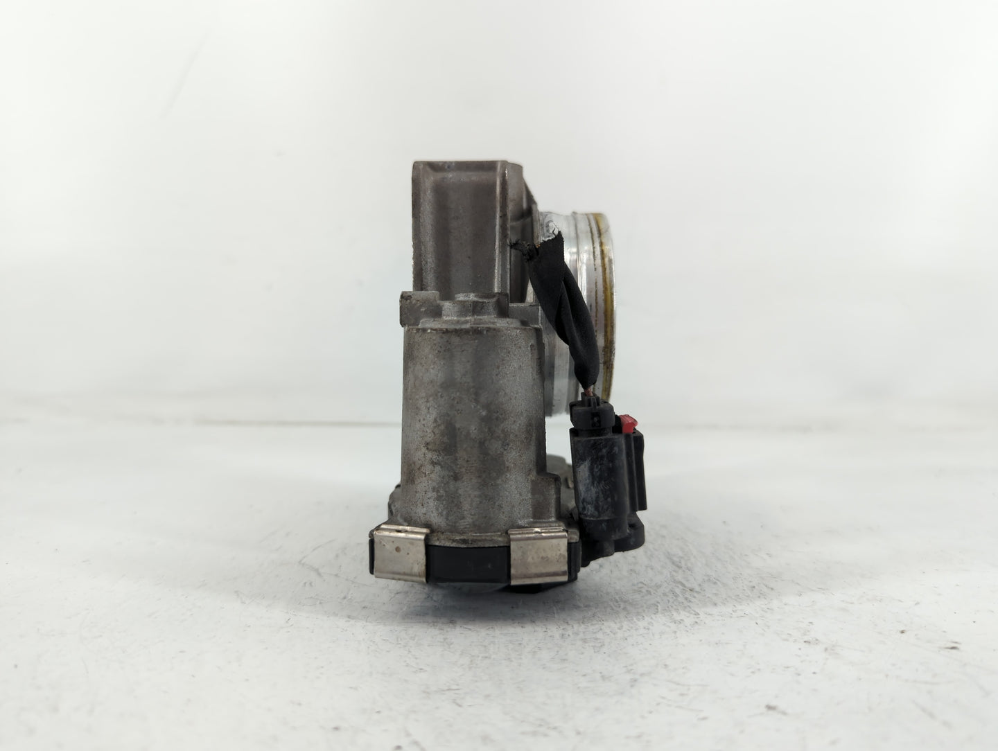2014-2017 Buick Regal Throttle Body P/N:12670837AA Fits Fits 2013 2014 2015 2016 2017 2018 2019 2020 2021 OEM Used Auto Part