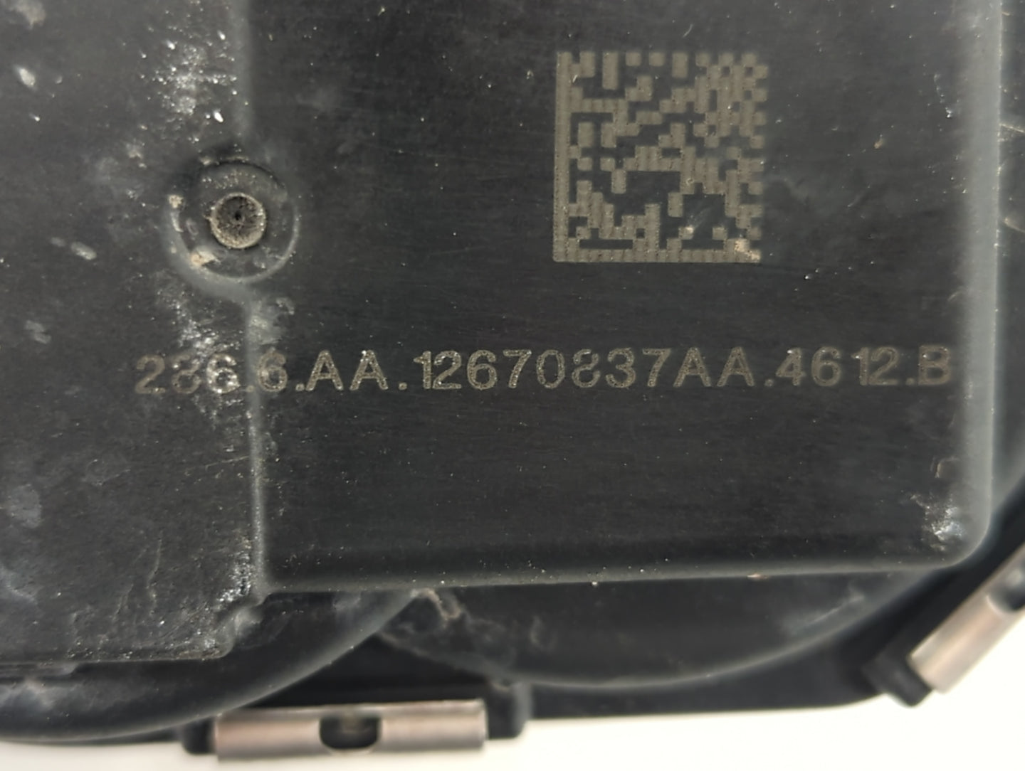 2014-2017 Buick Regal Throttle Body P/N:12670837AA Fits Fits 2013 2014 2015 2016 2017 2018 2019 2020 2021 OEM Used Auto Part