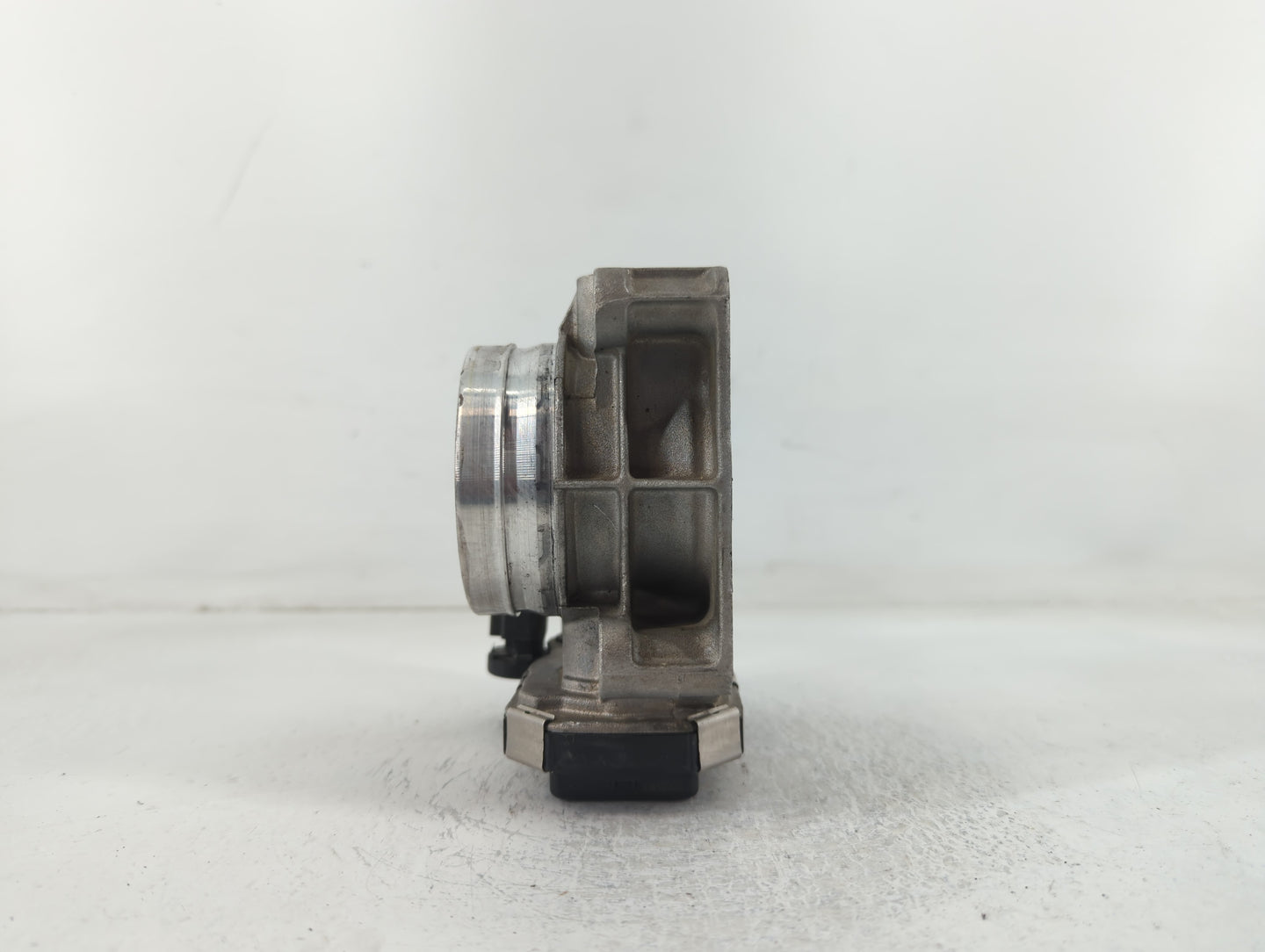 2014-2017 Buick Regal Throttle Body P/N:12670837AA Fits Fits 2013 2014 2015 2016 2017 2018 2019 2020 2021 OEM Used Auto Part