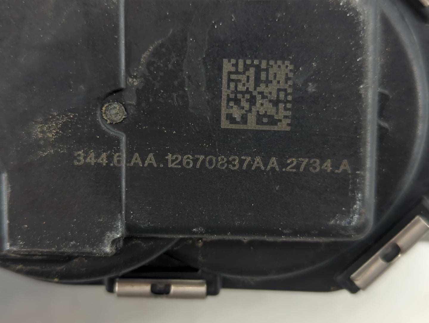 2014-2017 Buick Regal Throttle Body P/N:12670837AA Fits Fits 2013 2014 2015 2016 2017 2018 2019 2020 2021 OEM Used Auto Part