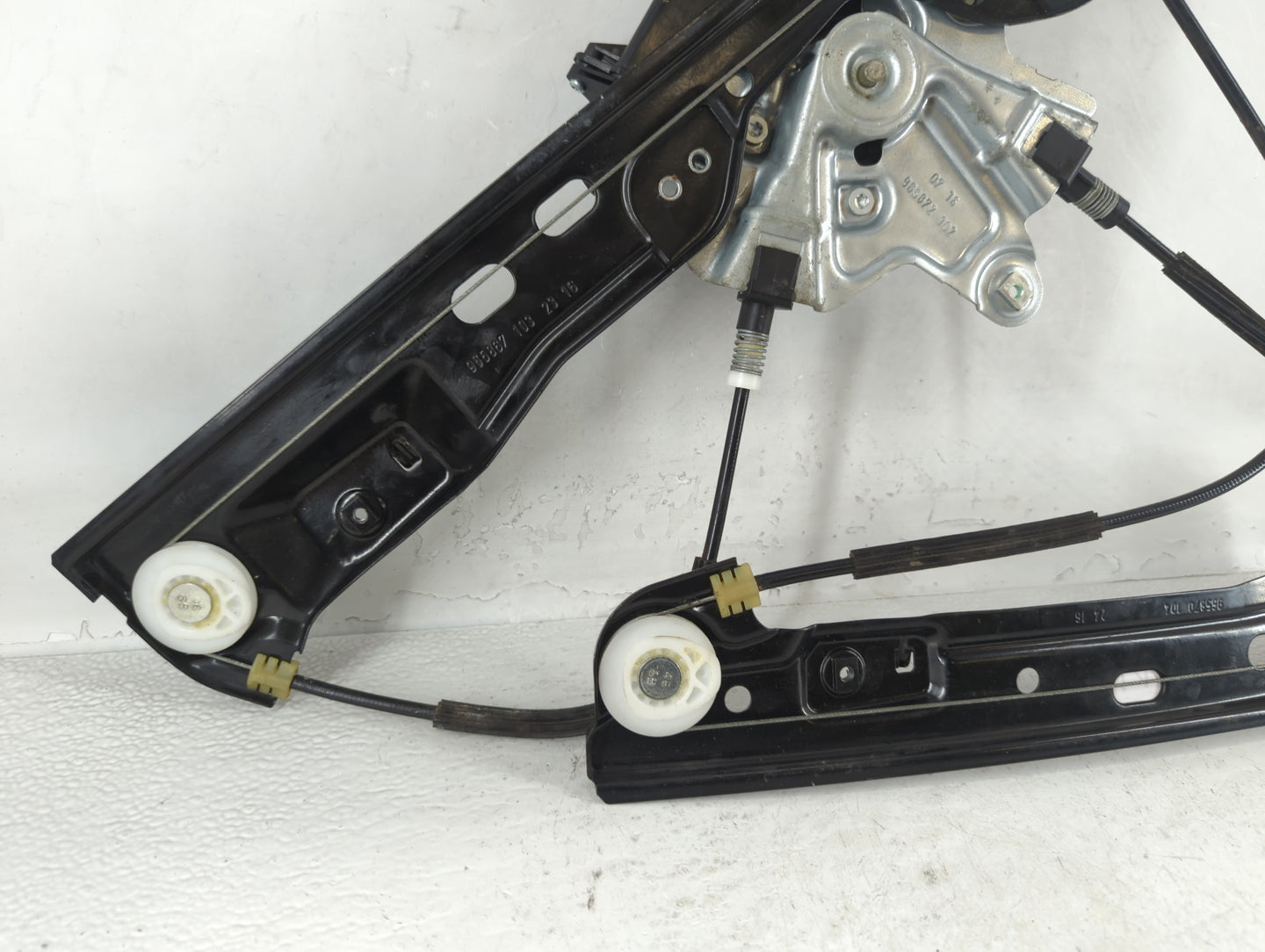 2011-2017 Buick Regal Driver Left Front Window Regulator 692143 - Oemusedautoparts1.com