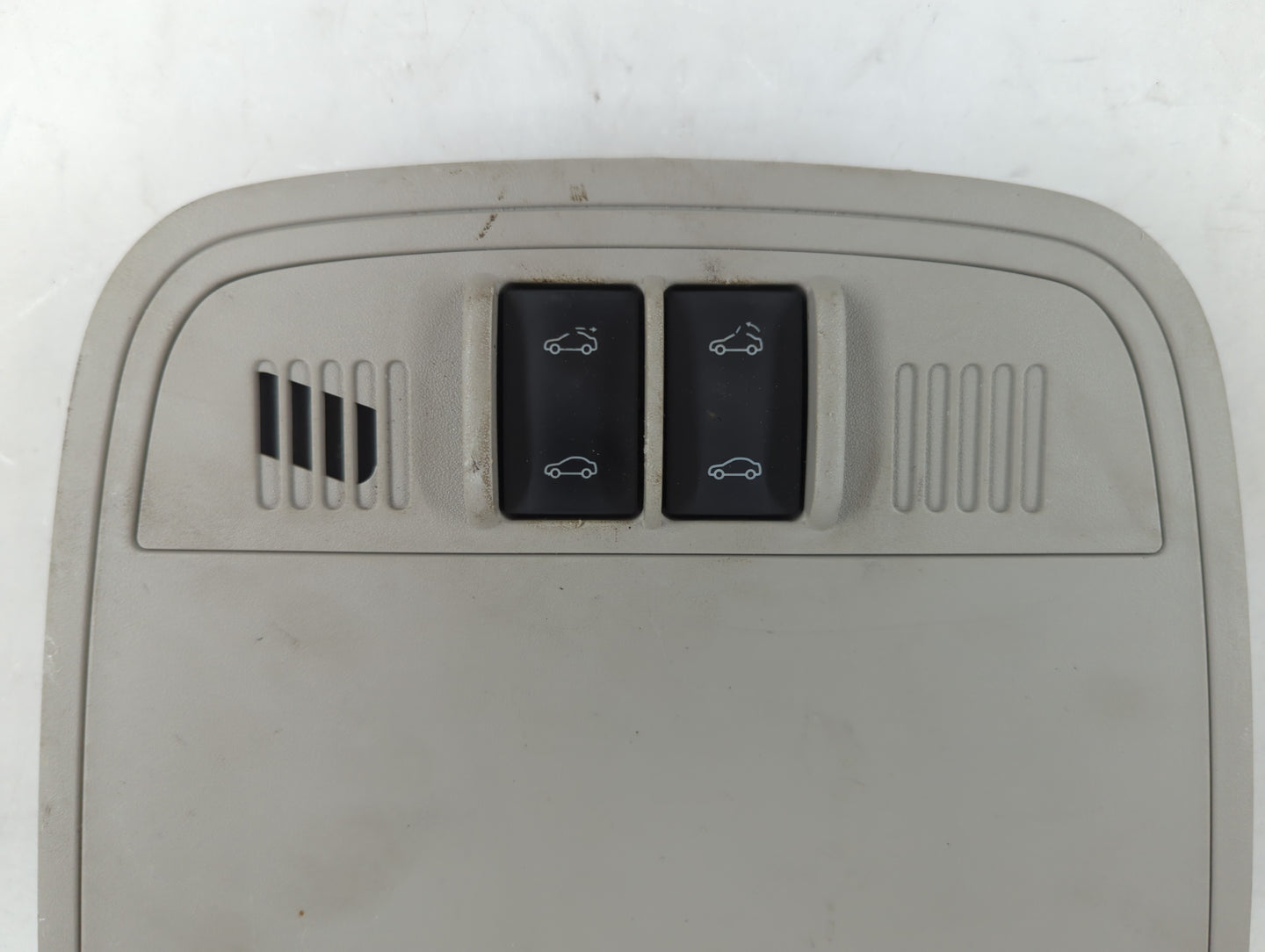 2017 Buick Regal Overhead Roof Console - Oemusedautoparts1.com