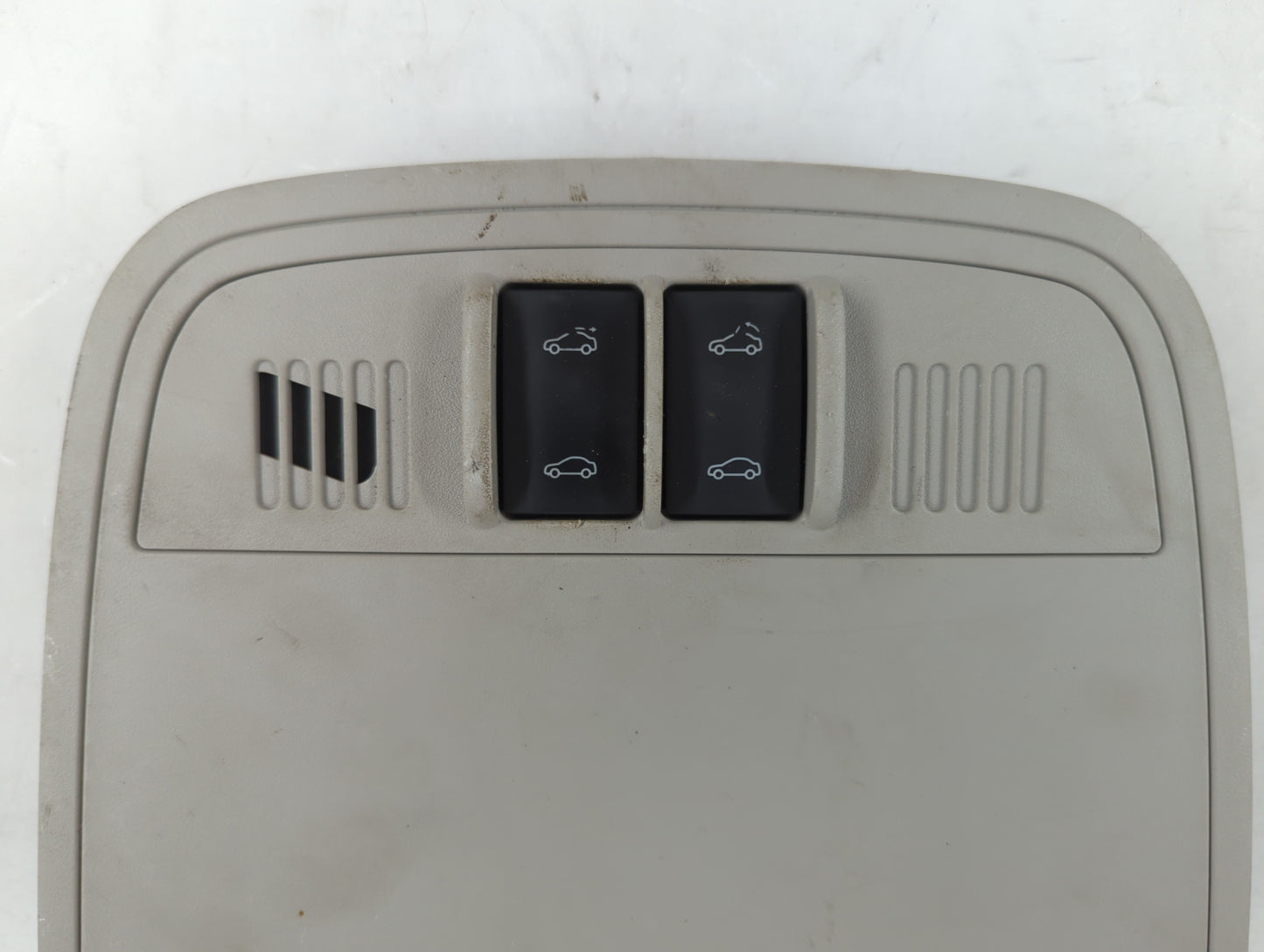 2017 Buick Regal Overhead Roof Console - Oemusedautoparts1.com