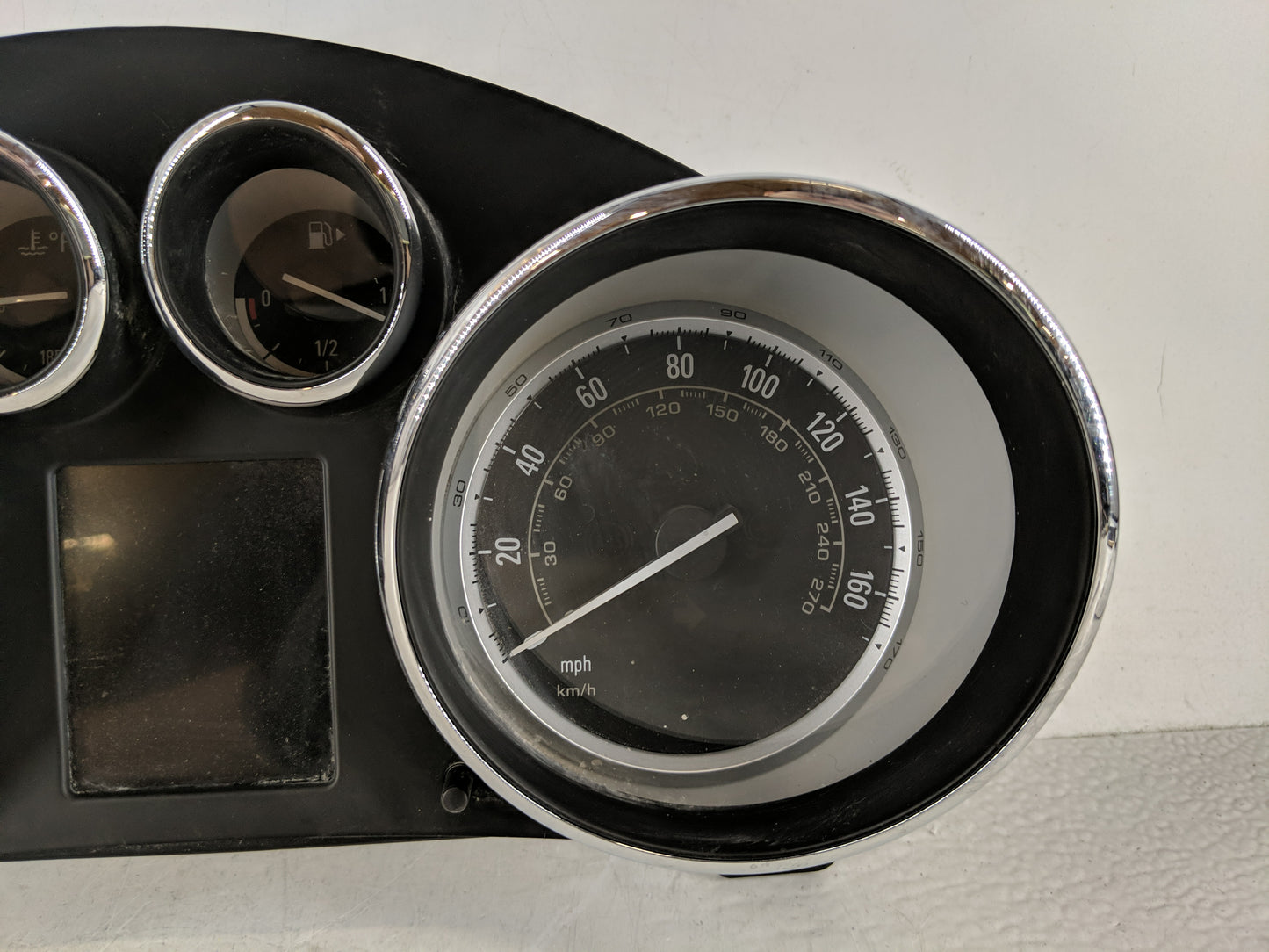 2015-2017 Buick Verano Instrument Cluster Speedometer Gauges P/N:23316331 Fits Fits 2015 2016 2017 OEM Used Auto Parts - Oem