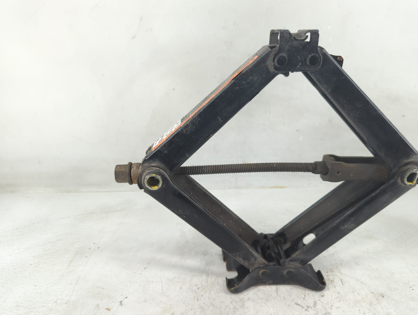 2017 Buick Verano Spare Scissor Car Jack - Oemusedautoparts1.com