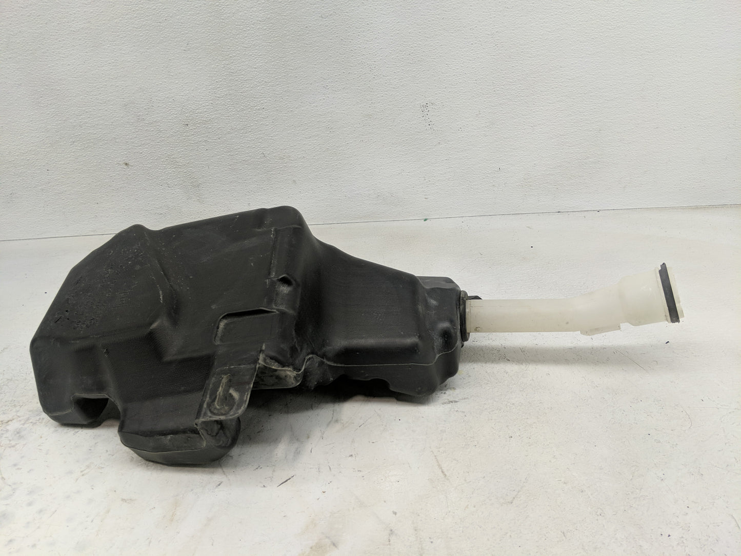 2017 Buick Verano Windshield Washer Fluid Reservoir Bottle Oem - Oemusedautoparts1.com