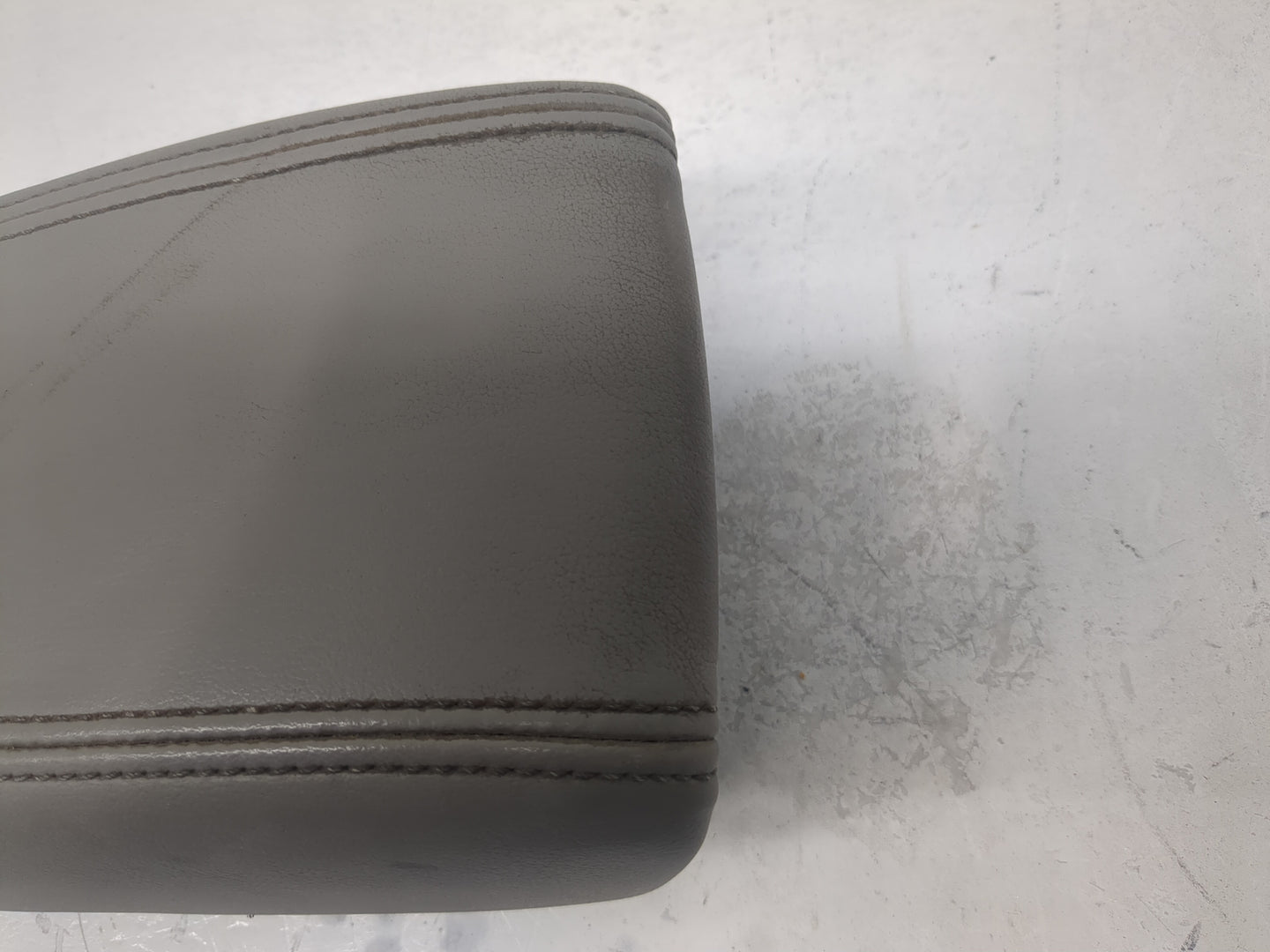 2017 Buick Verano Center Console Armrest Cover Lid Fits OEM Used Auto Parts - Oemusedautoparts1.com
