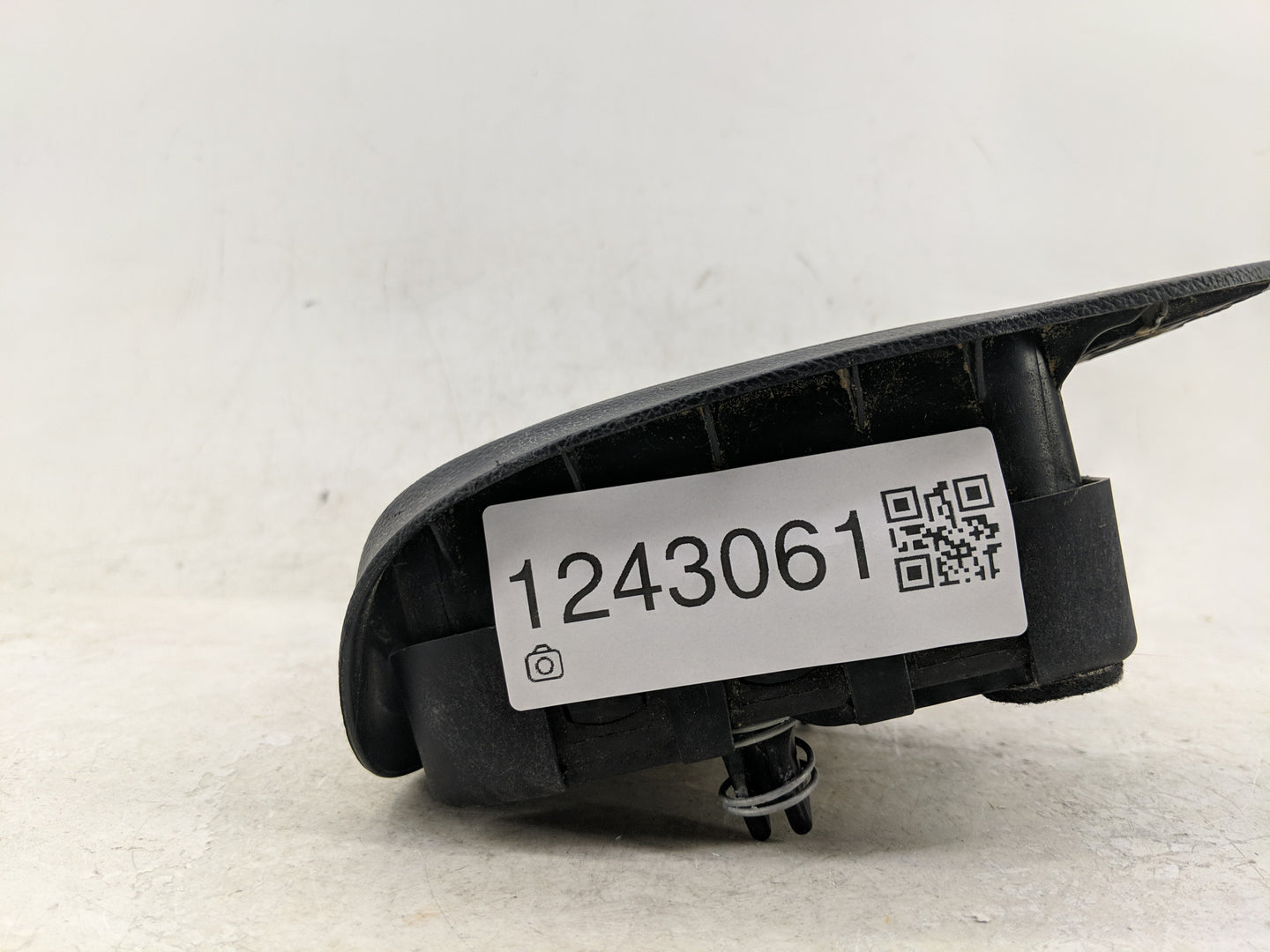 2012-2017 Buick Verano Air Bag Driver Left Steering Wheel Mounted - Oemusedautoparts1.com