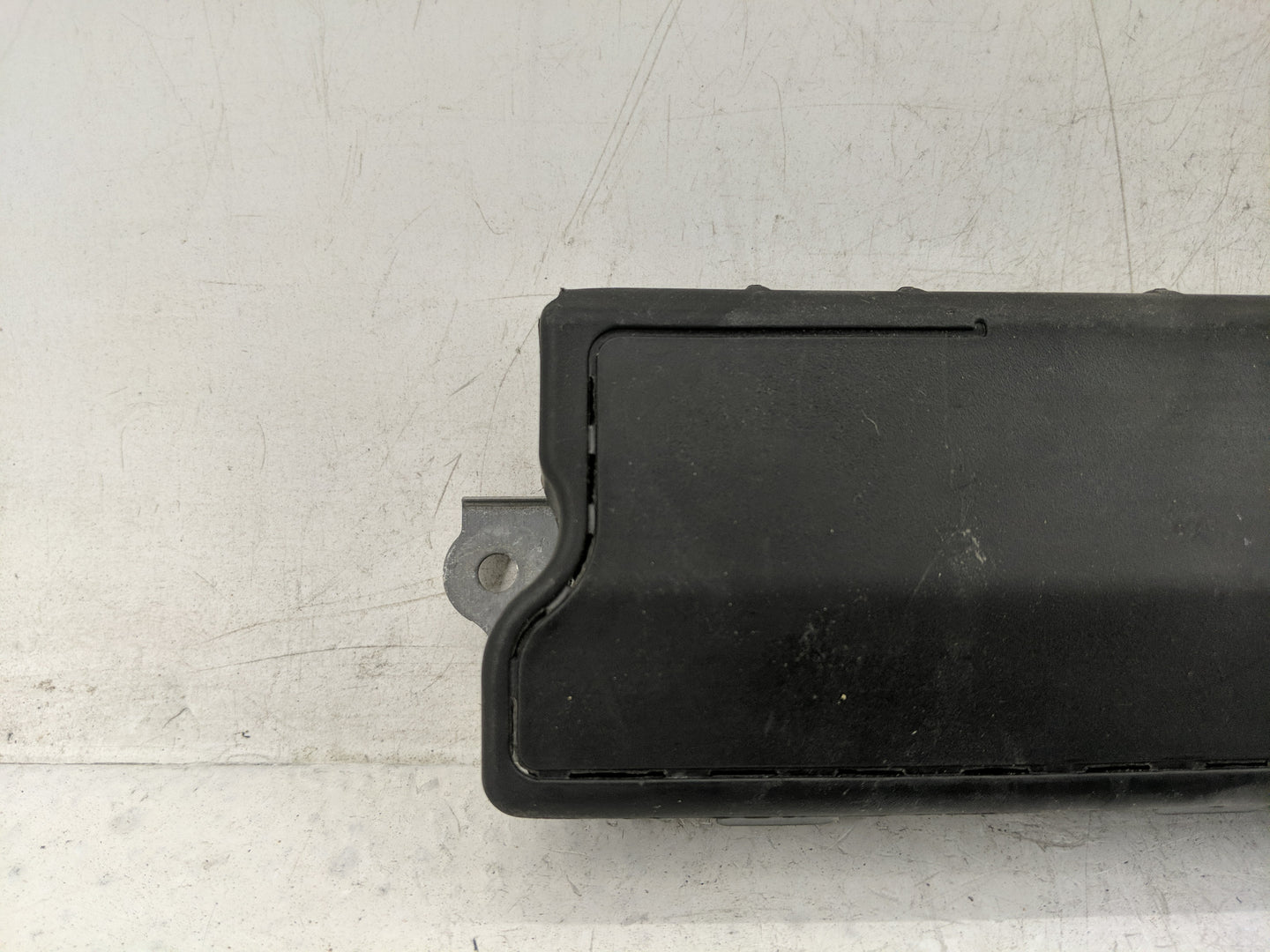 2017 Buick Verano Air Bag Driver Left Knee OEM P/N:84041708 Fits Fits 2018 2019 OEM Used Auto Parts - Oemusedautoparts1.com