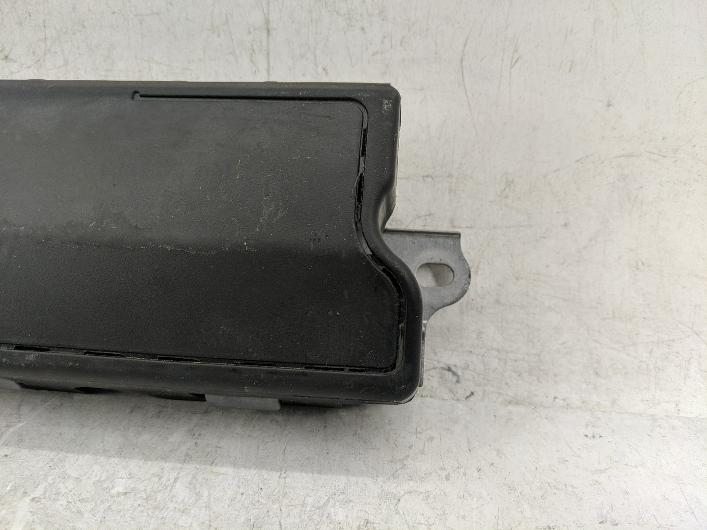 2017 Buick Verano Air Bag Driver Left Knee OEM P/N:84041708 Fits Fits 2018 2019 OEM Used Auto Parts - Oemusedautoparts1.com