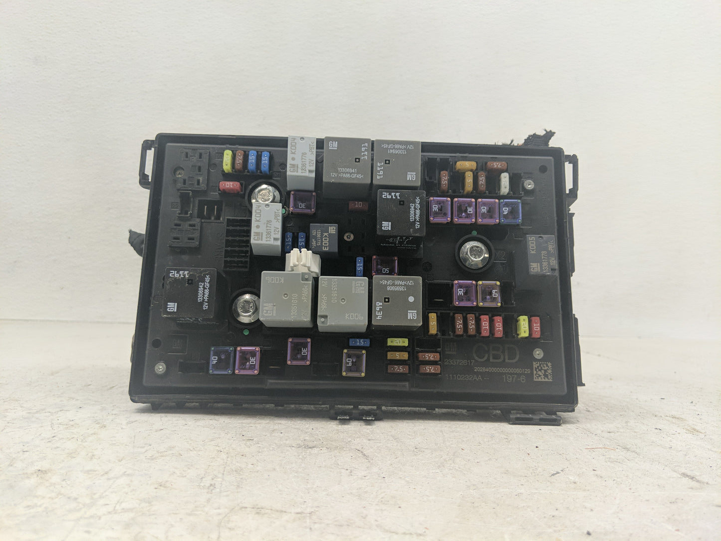 2017 Buick Verano Fusebox Fuse Box Panel Relay Module P/N:23372617 Fits OEM Used Auto Parts - Oemusedautoparts1.com