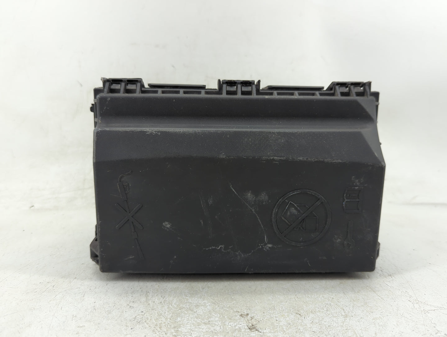 2017 Buick Verano Fusebox Fuse Box Panel Relay Module P/N:P00111252 Fits OEM Used Auto Parts - Oemusedautoparts1.com