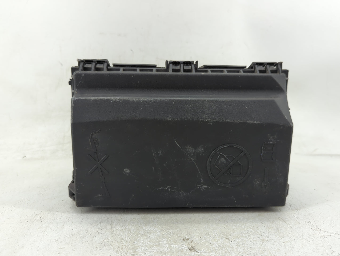 2017 Buick Verano Fusebox Fuse Box Panel Relay Module P/N:P00111252 Fits OEM Used Auto Parts - Oemusedautoparts1.com