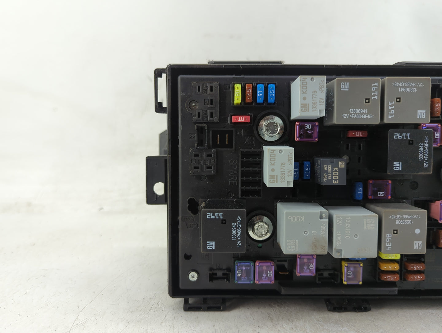 2017 Buick Verano Fusebox Fuse Box Panel Relay Module P/N:P00111252 Fits OEM Used Auto Parts - Oemusedautoparts1.com