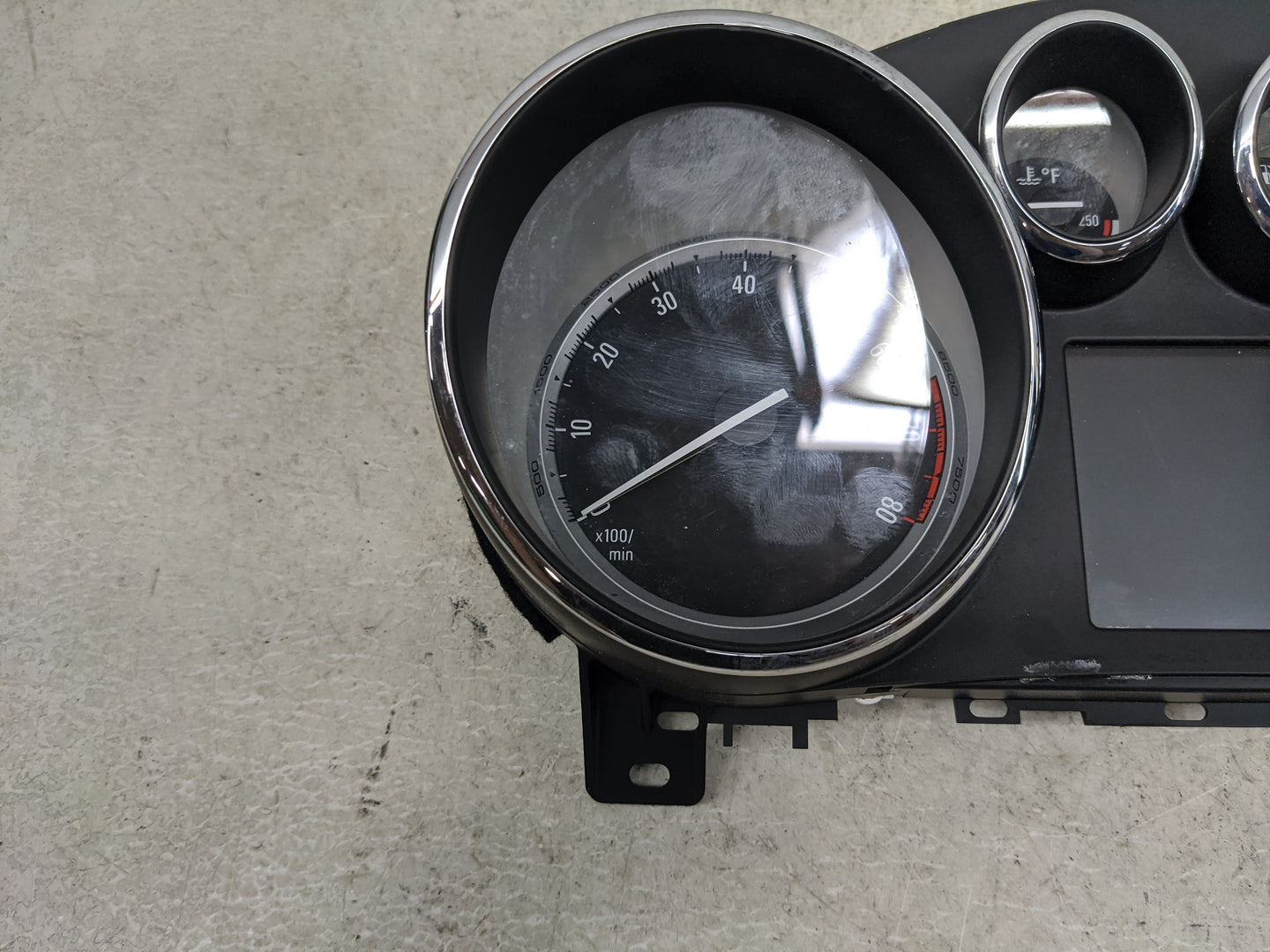 2015-2017 Buick Verano Instrument Cluster Speedometer Gauges P/N:23316331 600775881, AHG8 Miles:61K Fits Fits 2015 2016 2017
